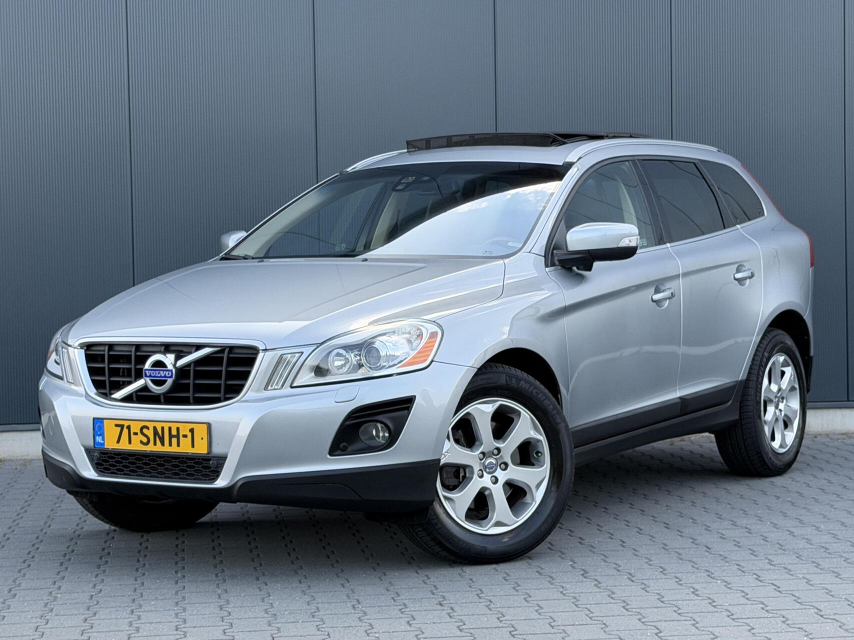 Volvo Xc60 3.0 T6 AWD Ocean Race Leder - Xenon - Panoramadak - Volledig Onderhouden 2010 - voorkant