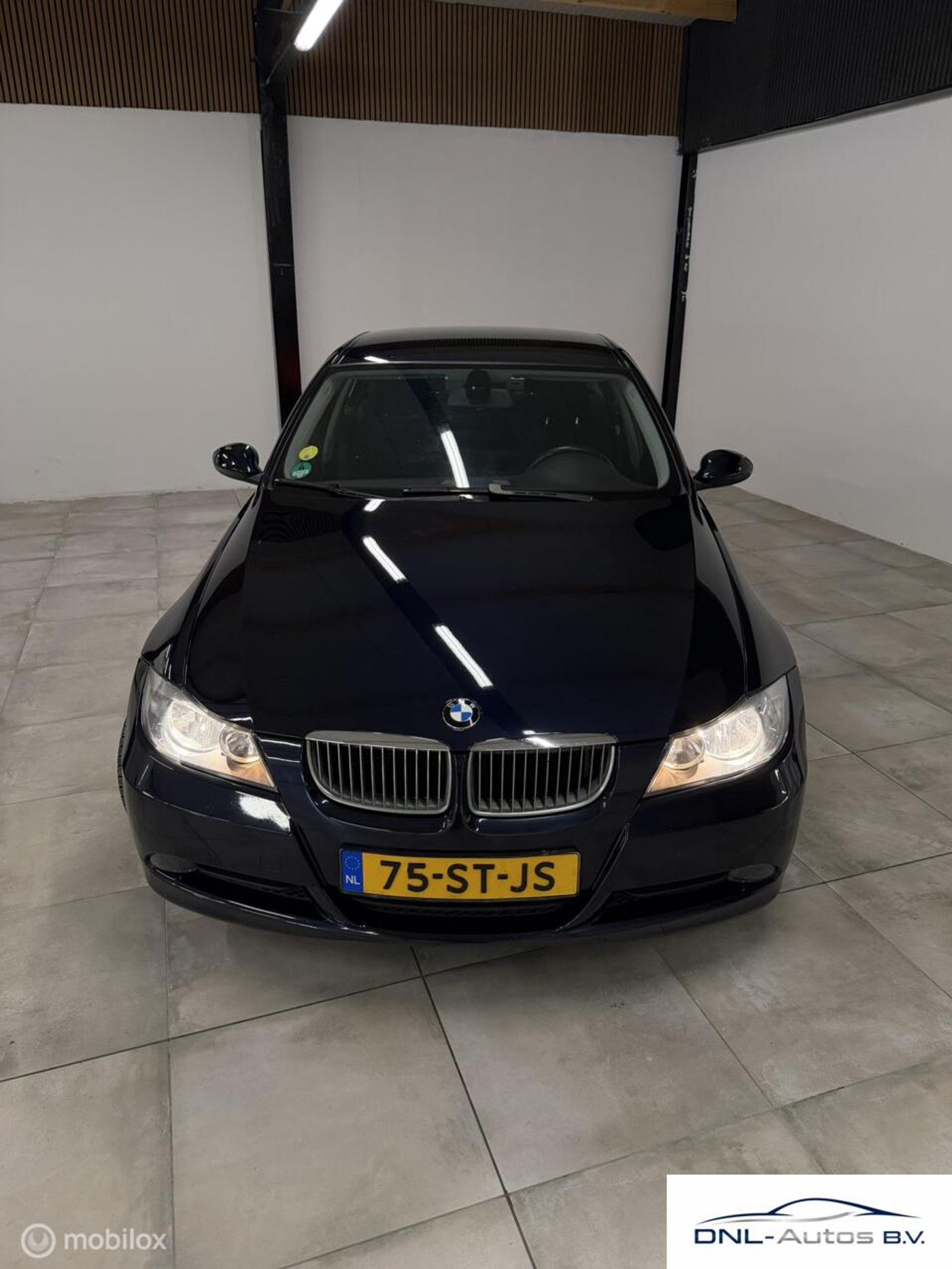 BMW 3er Reihe 320i Graphite 2006 - voorkant
