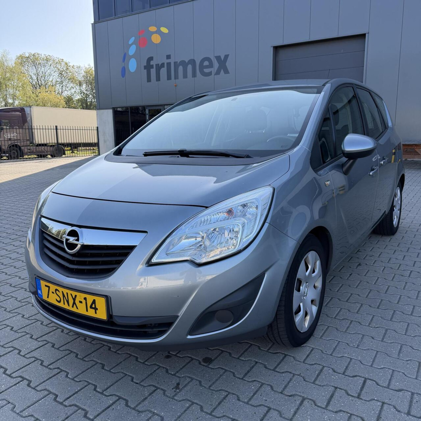 Opel Meriva 1.4 Cosmo 2013 - voorkant