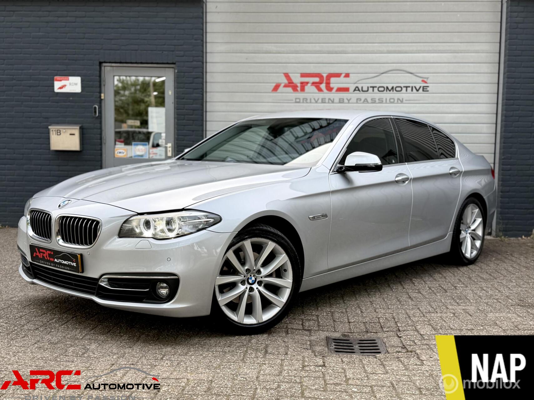 BMW 520i 520i High Luxury Edition Topstaat! 2014 - voorkant