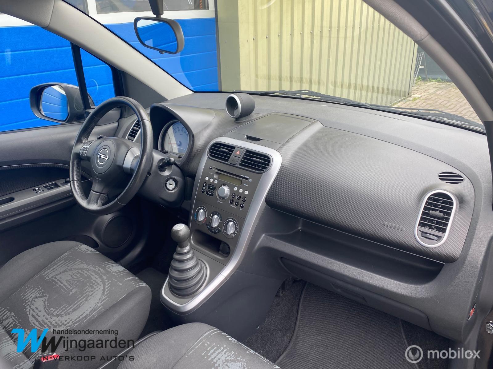 Foto van Opel Agila