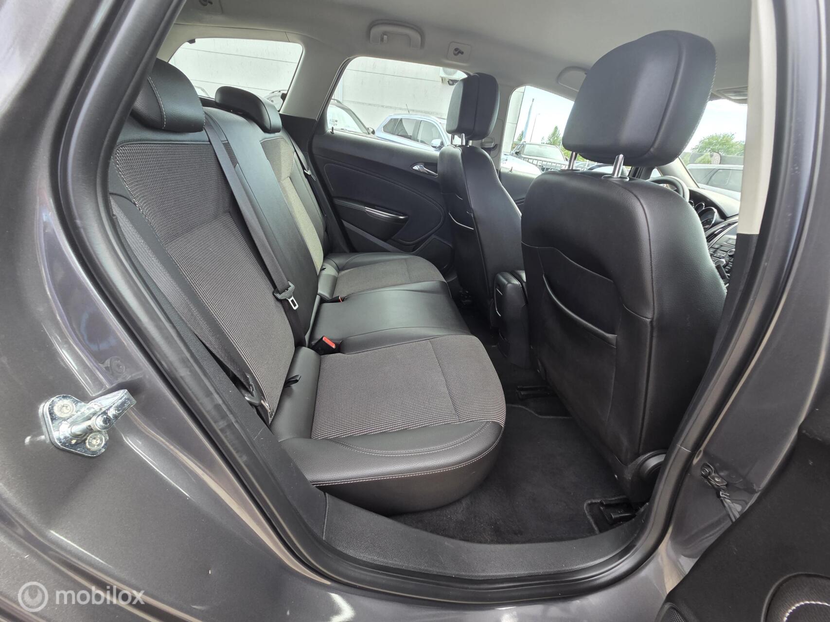 Foto van Opel Astra Sports Tourer