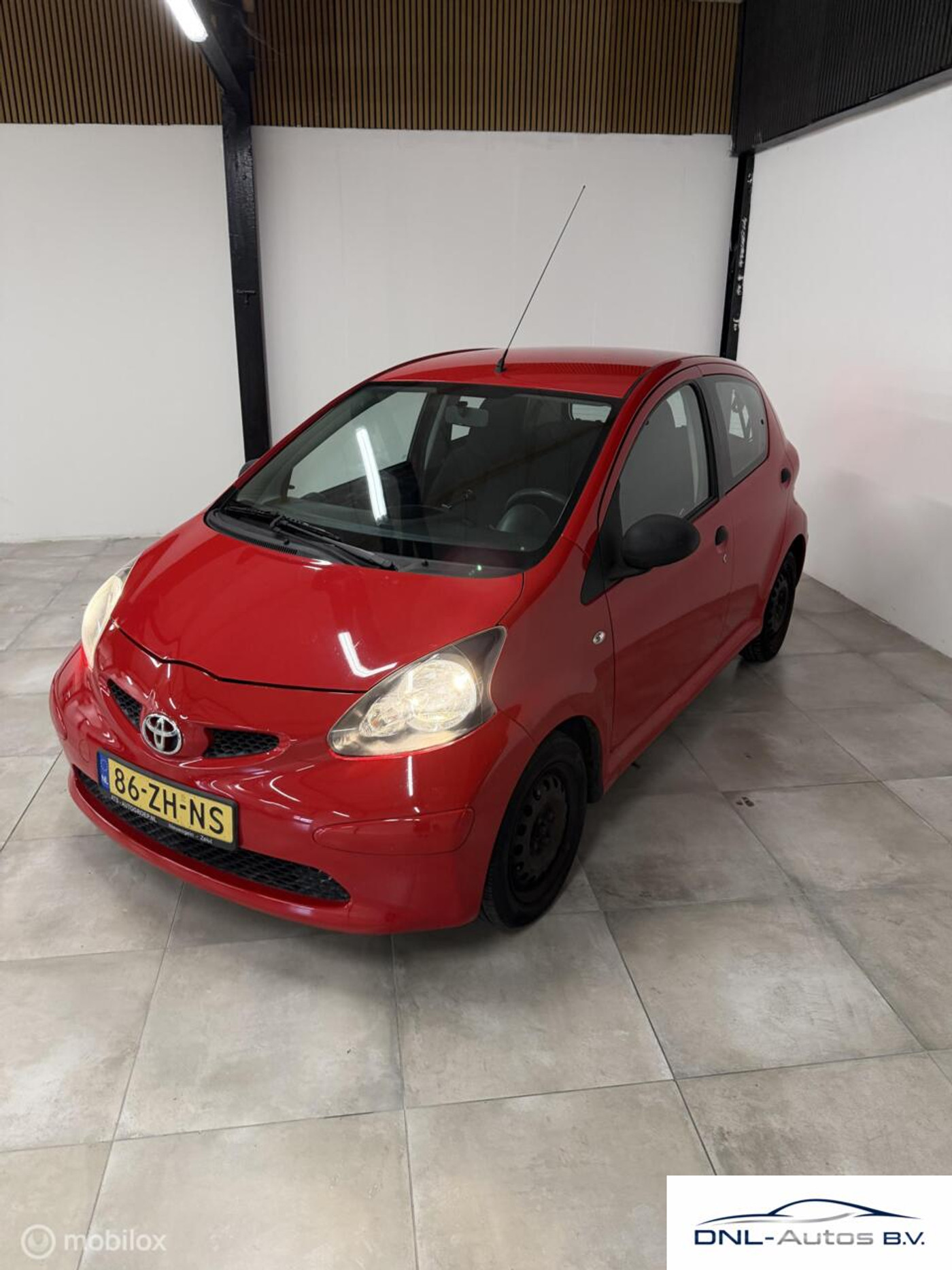 Toyota Toyota Aygo 1.0-12V + 2008 - voorkant