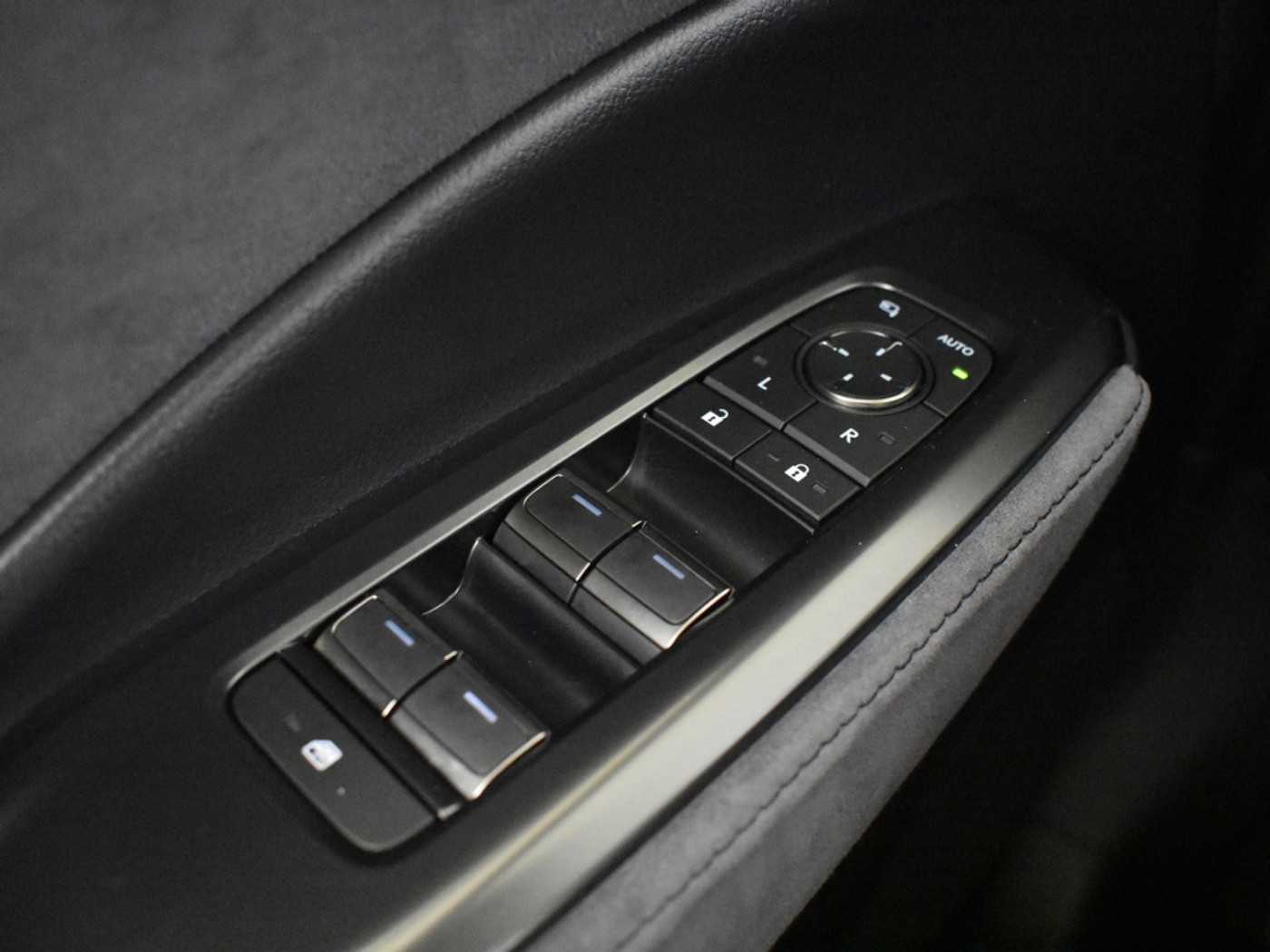 Foto van Lexus Lexus LBX