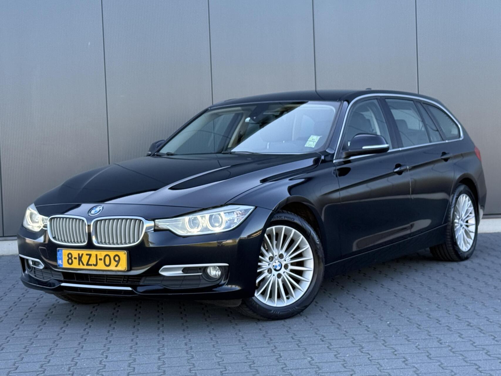 BMW 316i 316I Modern Leder - Navi - Xenon - Clima - NL Auto 2013 - voorkant