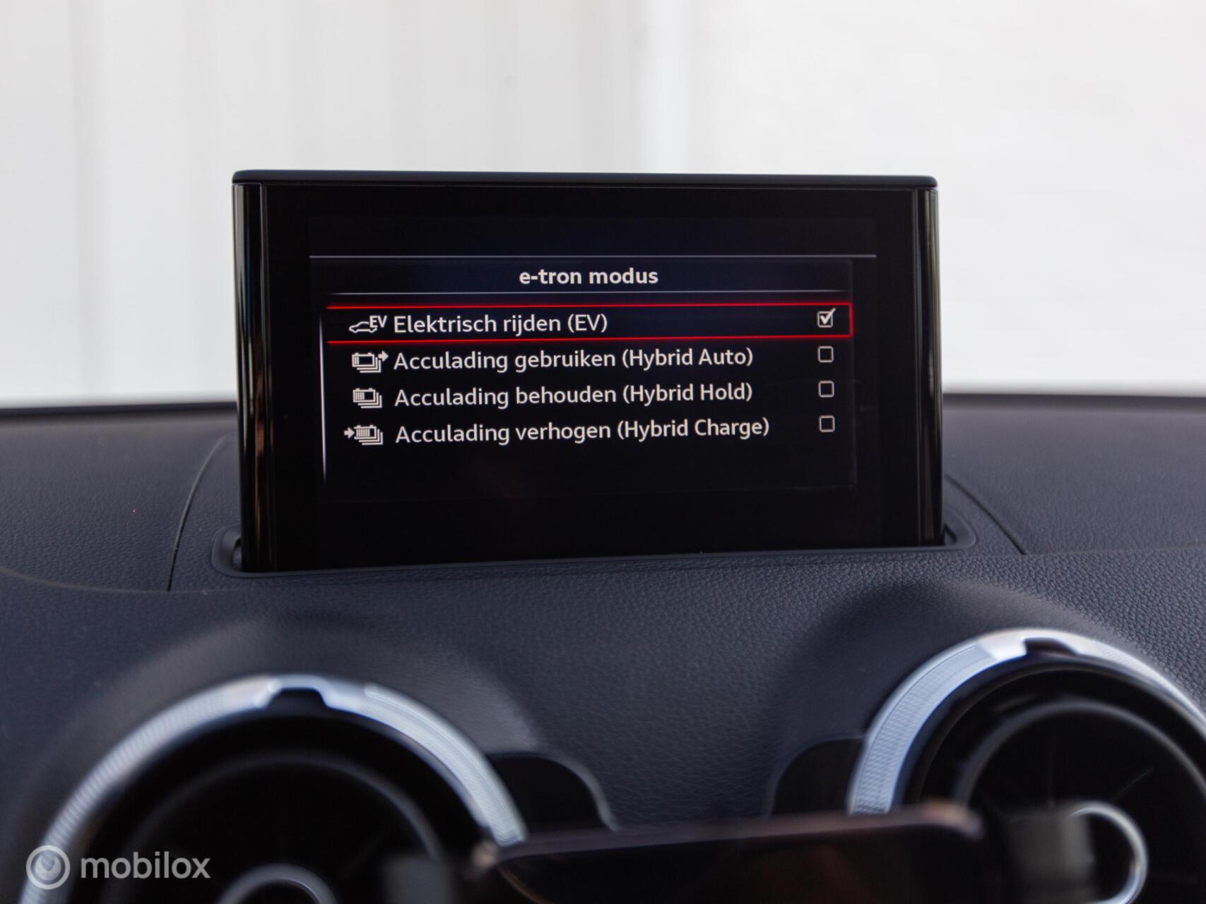 Foto van Audi A3 Sportback E-tron