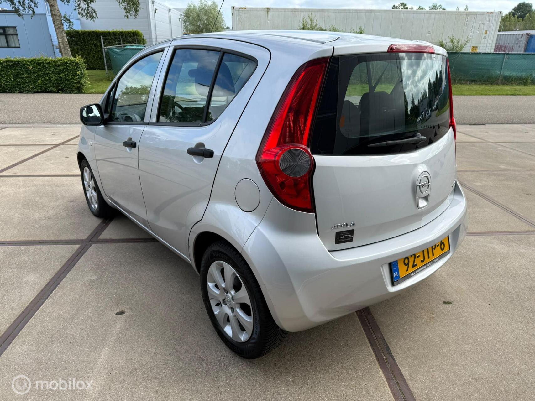 Foto van Opel Agila