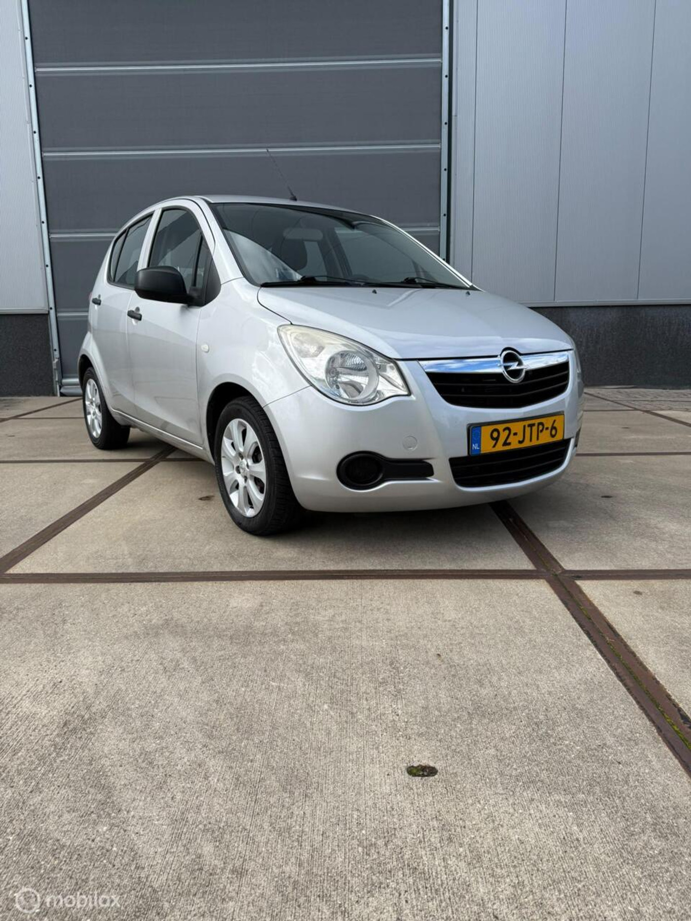 Opel Agila 1.0 Edition 2009 - voorkant