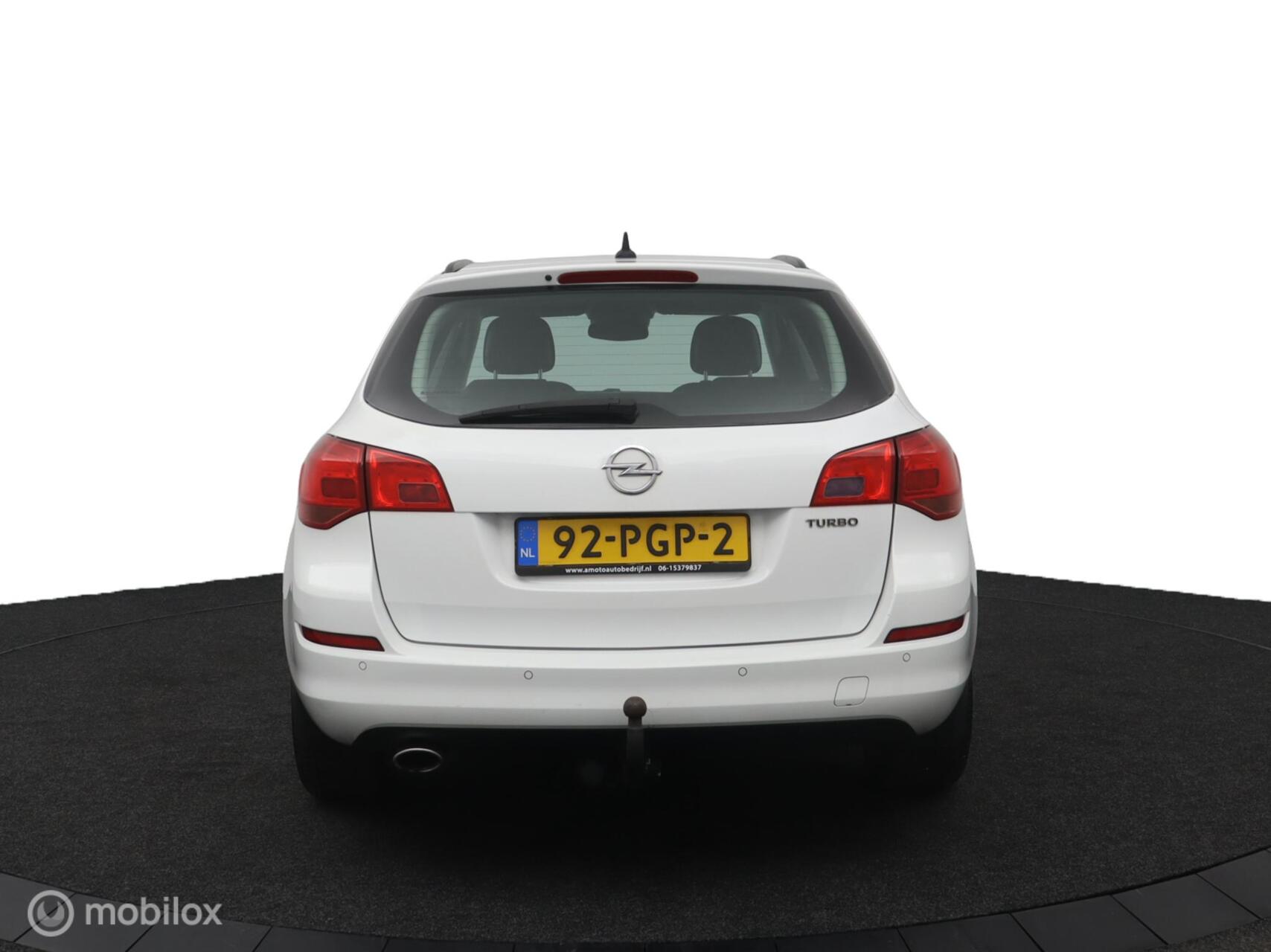 Foto van Opel Astra Sports Tourer