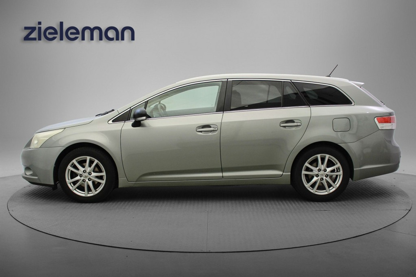 Foto van Toyota Toyota Avensis