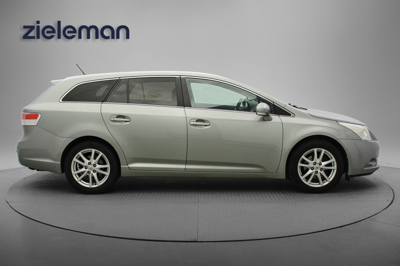 Foto van Toyota Toyota Avensis