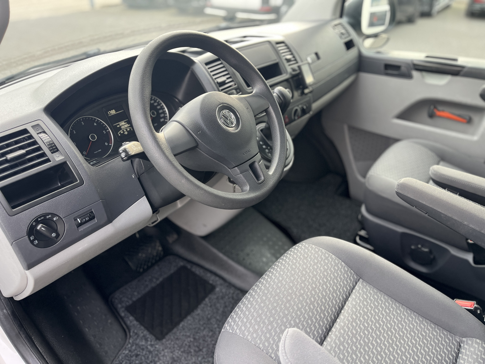 Foto van Volkswagen Transporter Kombi