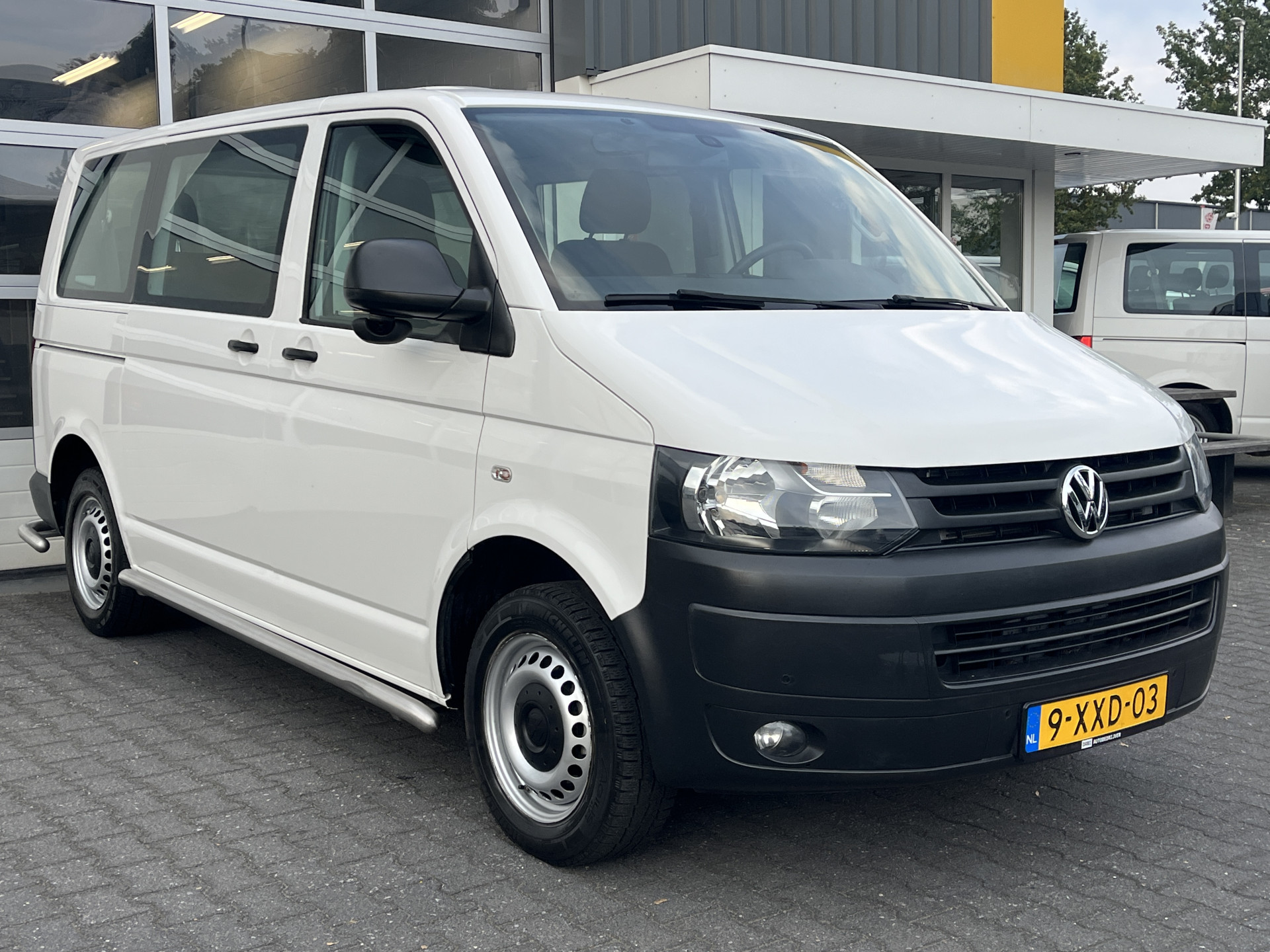 Volkswagen Transporter Kombi 2.0 TDI L1H2 Trendl. 2015 - voorkant