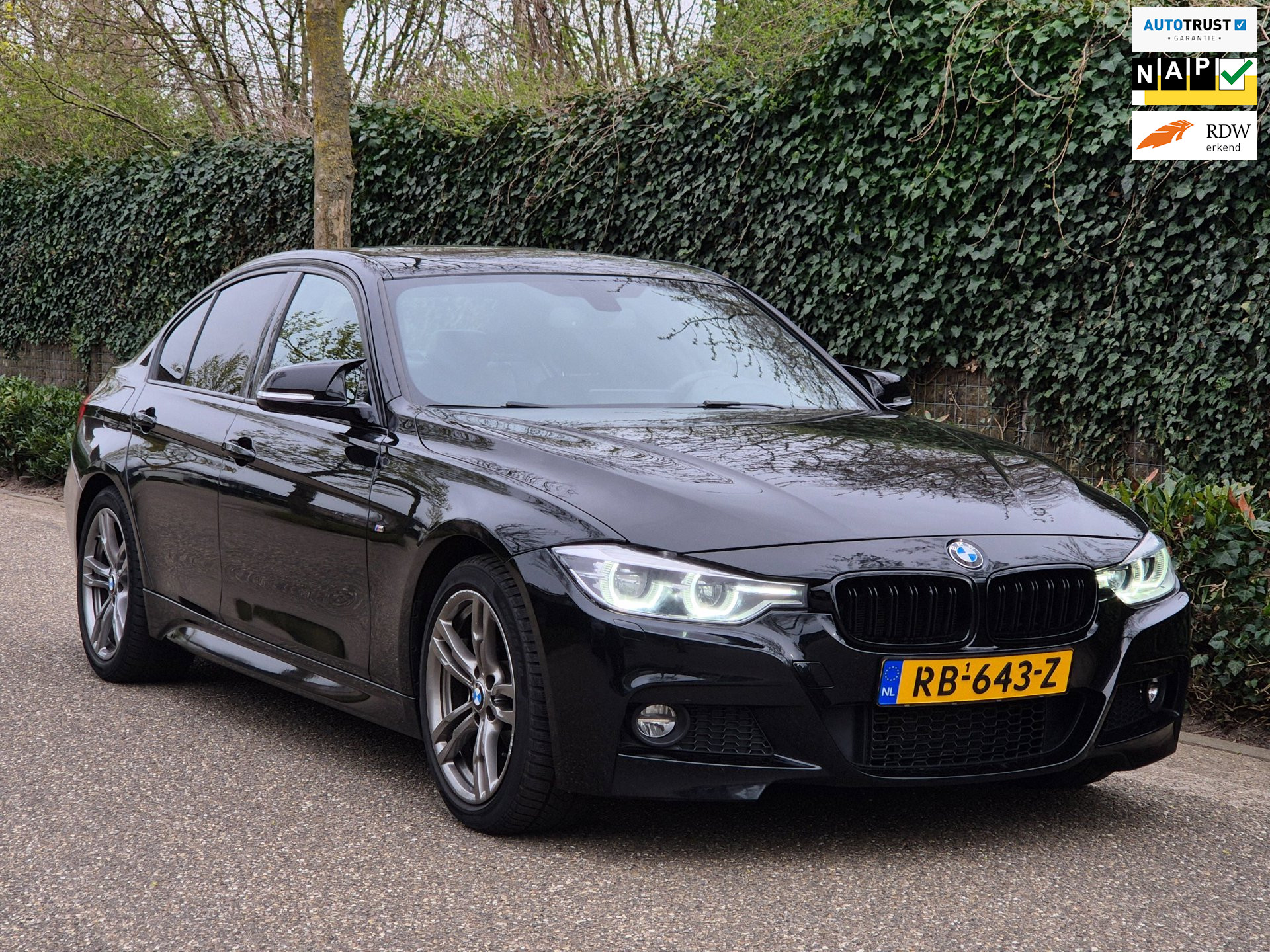 BMW 320i 320i Corporate Lease High Executive 2017 - voorkant