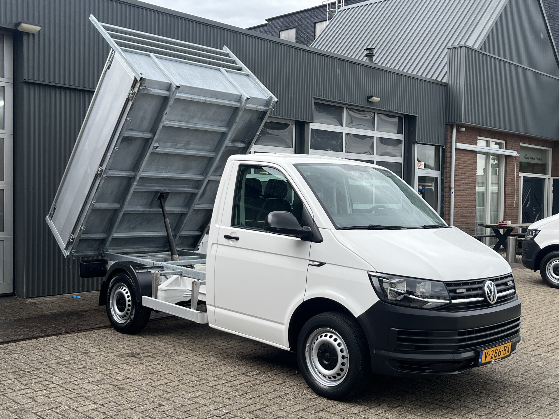 Volkswagen Transporter 2.0 TDI L1H1 2017 - voorkant