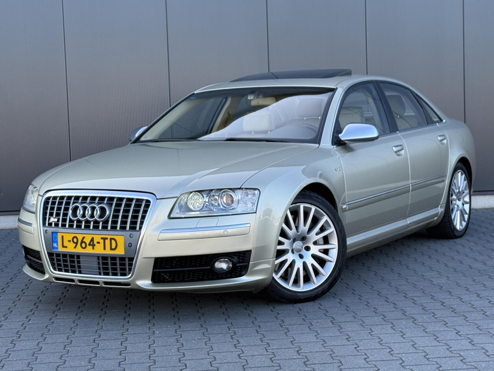 Audi A8 5.2 V10 451PK Adaptive - Bosé- Schuifdak - Leder - Zeer Vol 2006 - voorkant