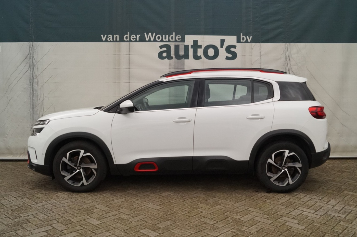 Citroen C5 Aircross 1.5 BlueHDi 130pk Business -NAVI-ECC-PDC-CAM-DAB- 2019 - voorkant