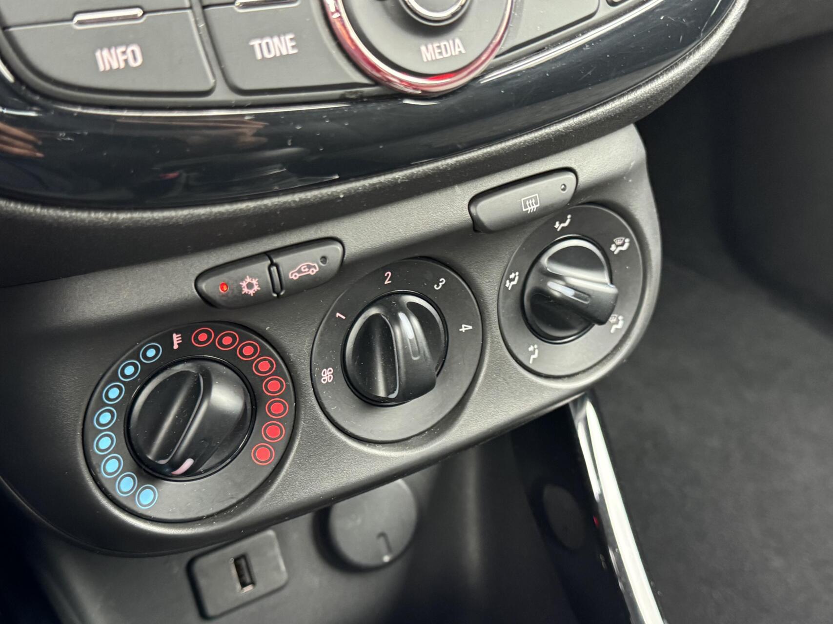 Foto van Opel Adam