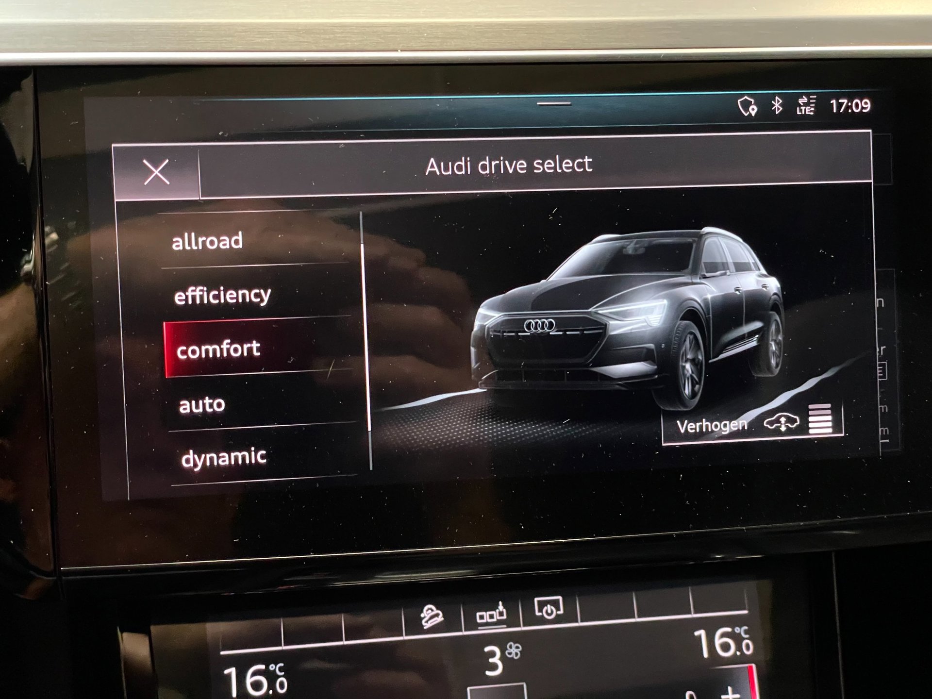 Foto van Audi E-tron 50