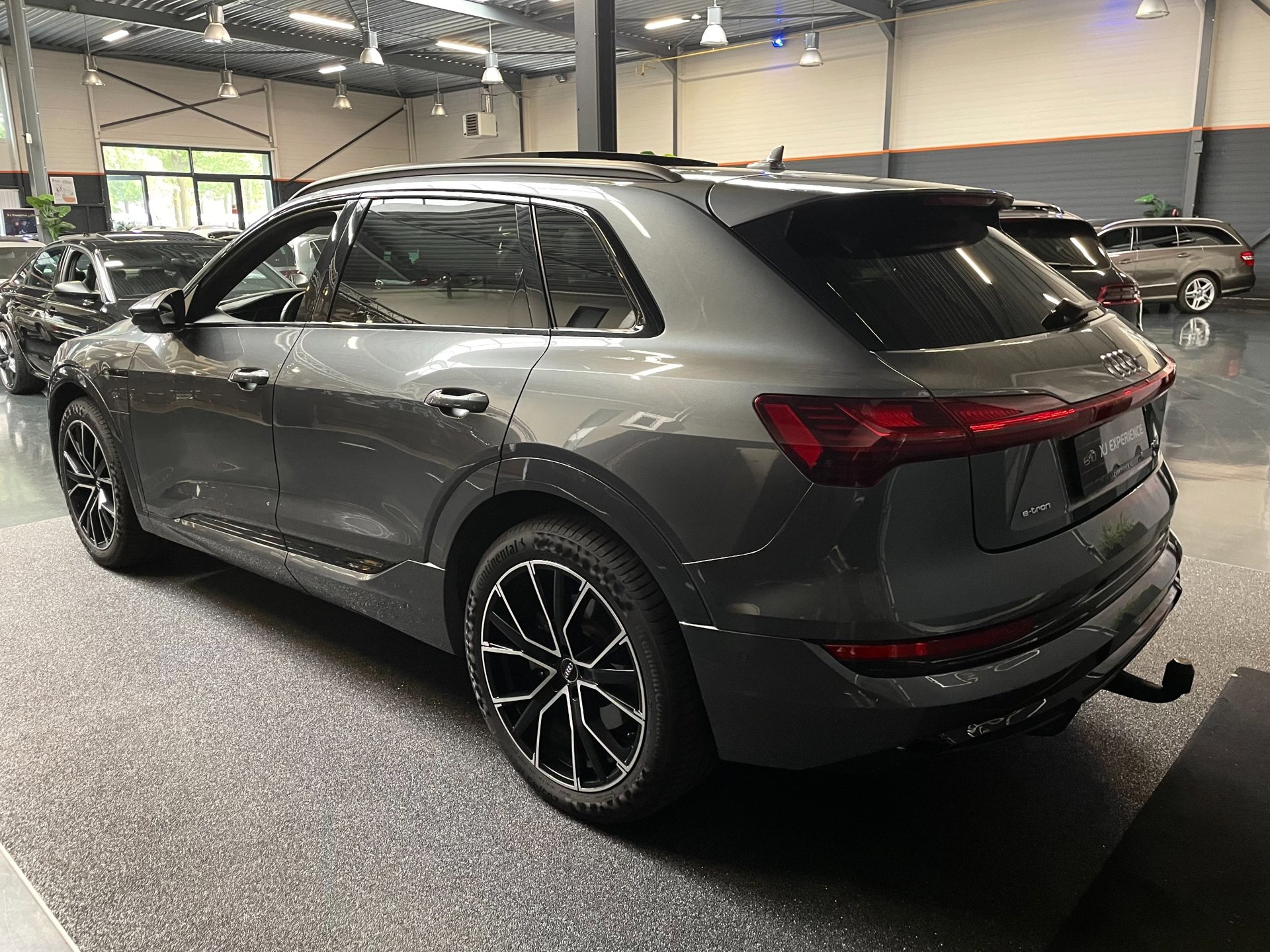 Foto van Audi E-tron 50