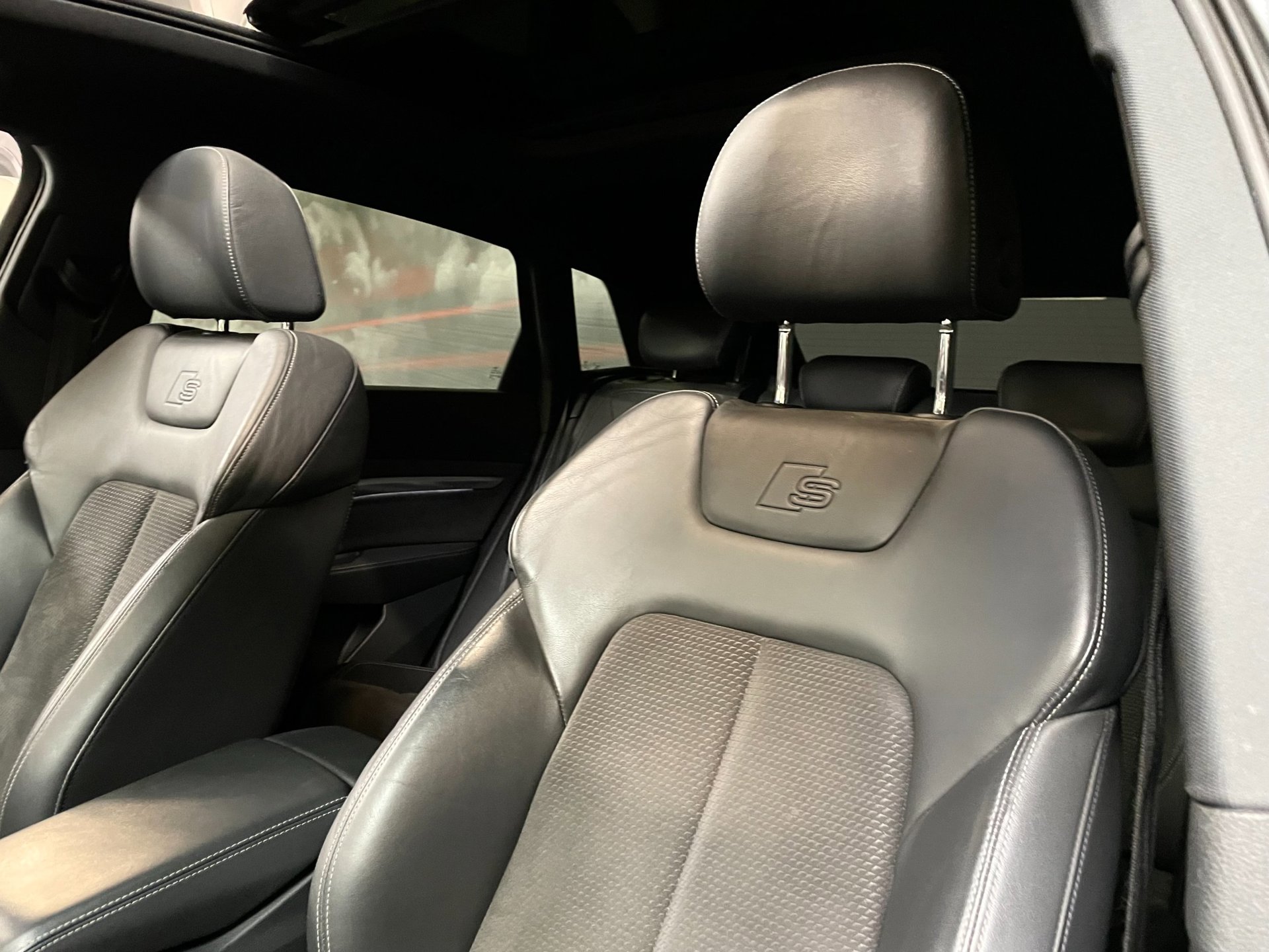 Foto van Audi E-tron 50