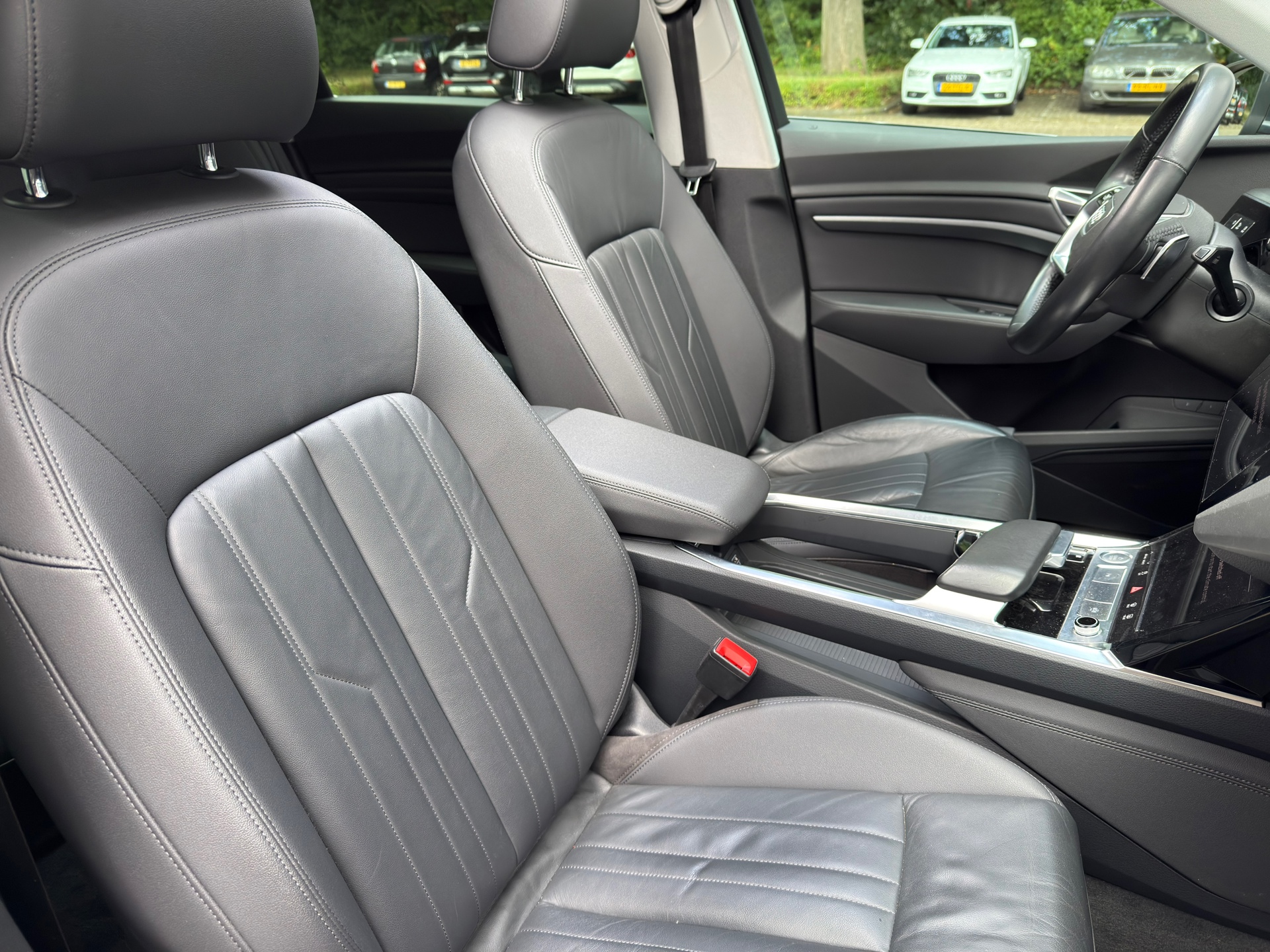 Foto van Audi E-tron 50