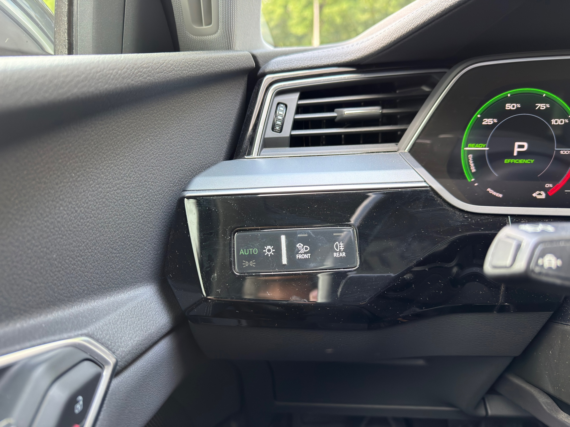 Foto van Audi E-tron 50