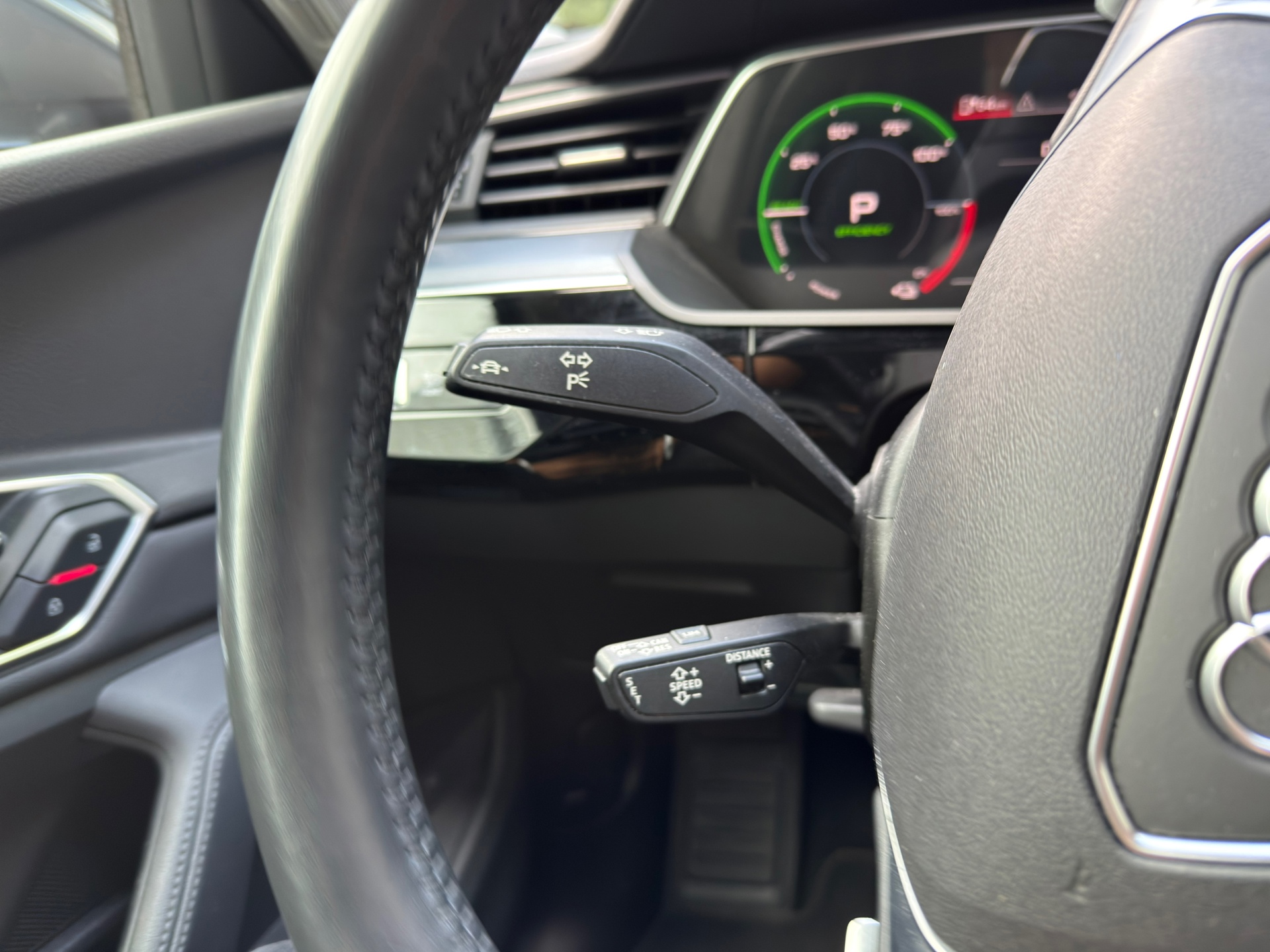 Foto van Audi E-tron 50
