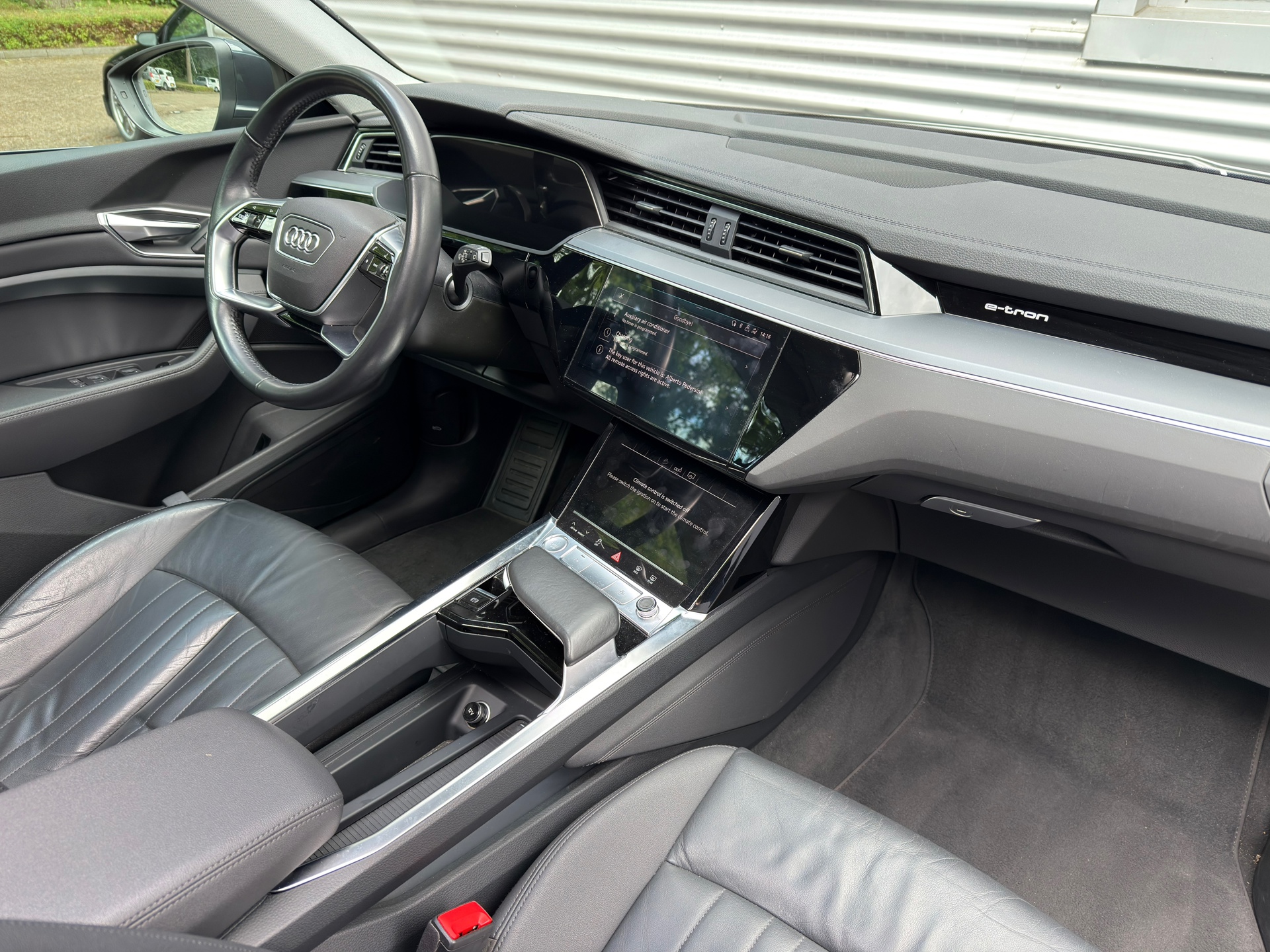 Foto van Audi E-tron 50