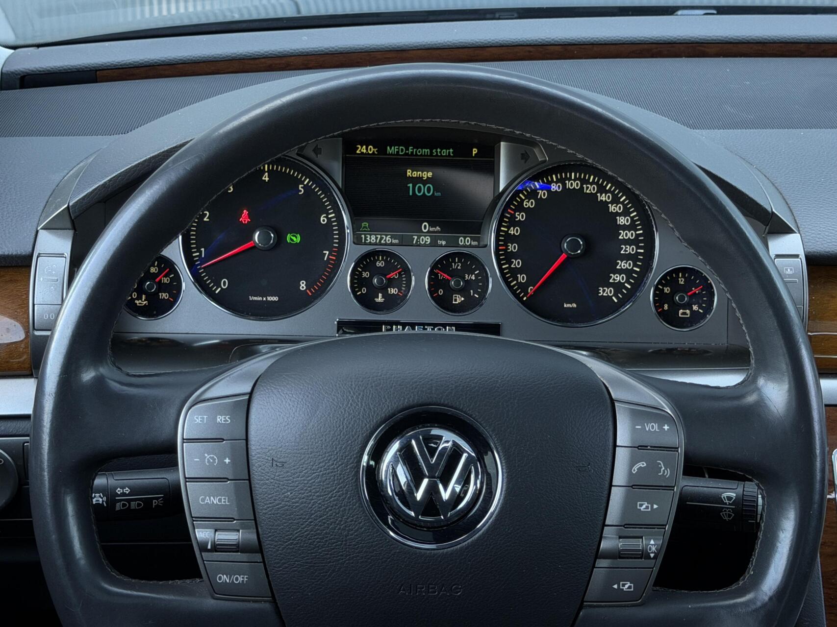 Foto van Volkswagen Phaeton