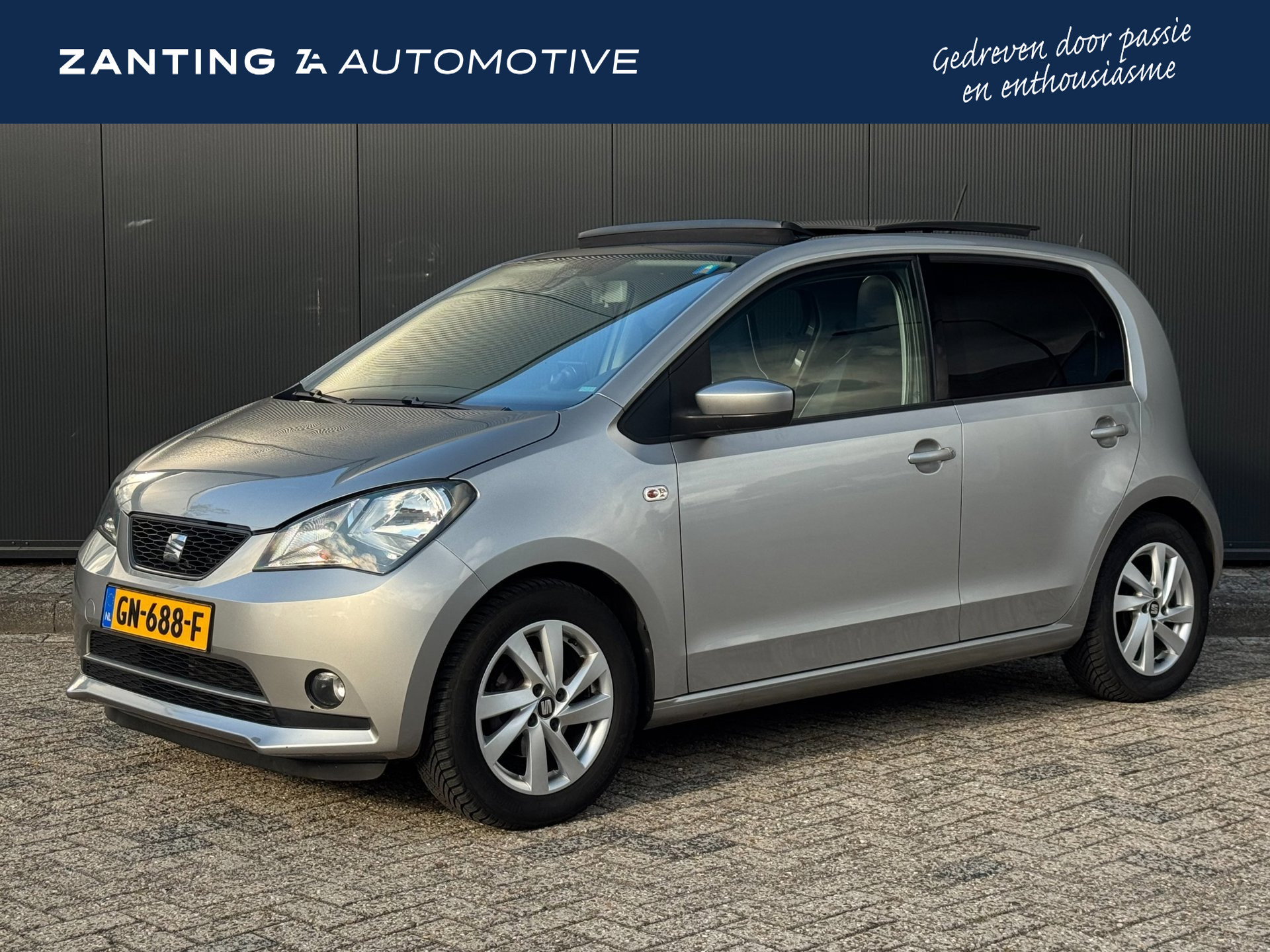 Seat Mii 1.0 Sport Connect | Pano-dak! | Seat Sound | Orig. NL | 100% Onderhoudshistorie | Cruise Control | Half Leder | Park Sens 2015 - voorkant