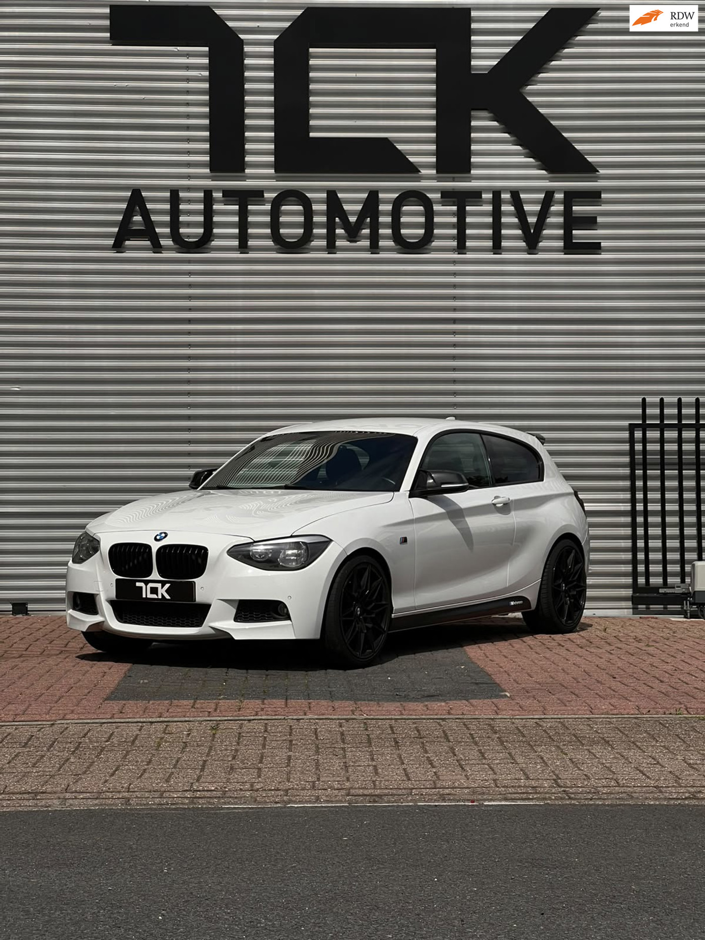 BMW 114i 114i Business+ STAGE 1/CARPLAY/APK5-27/19INCH 2013 - voorkant
