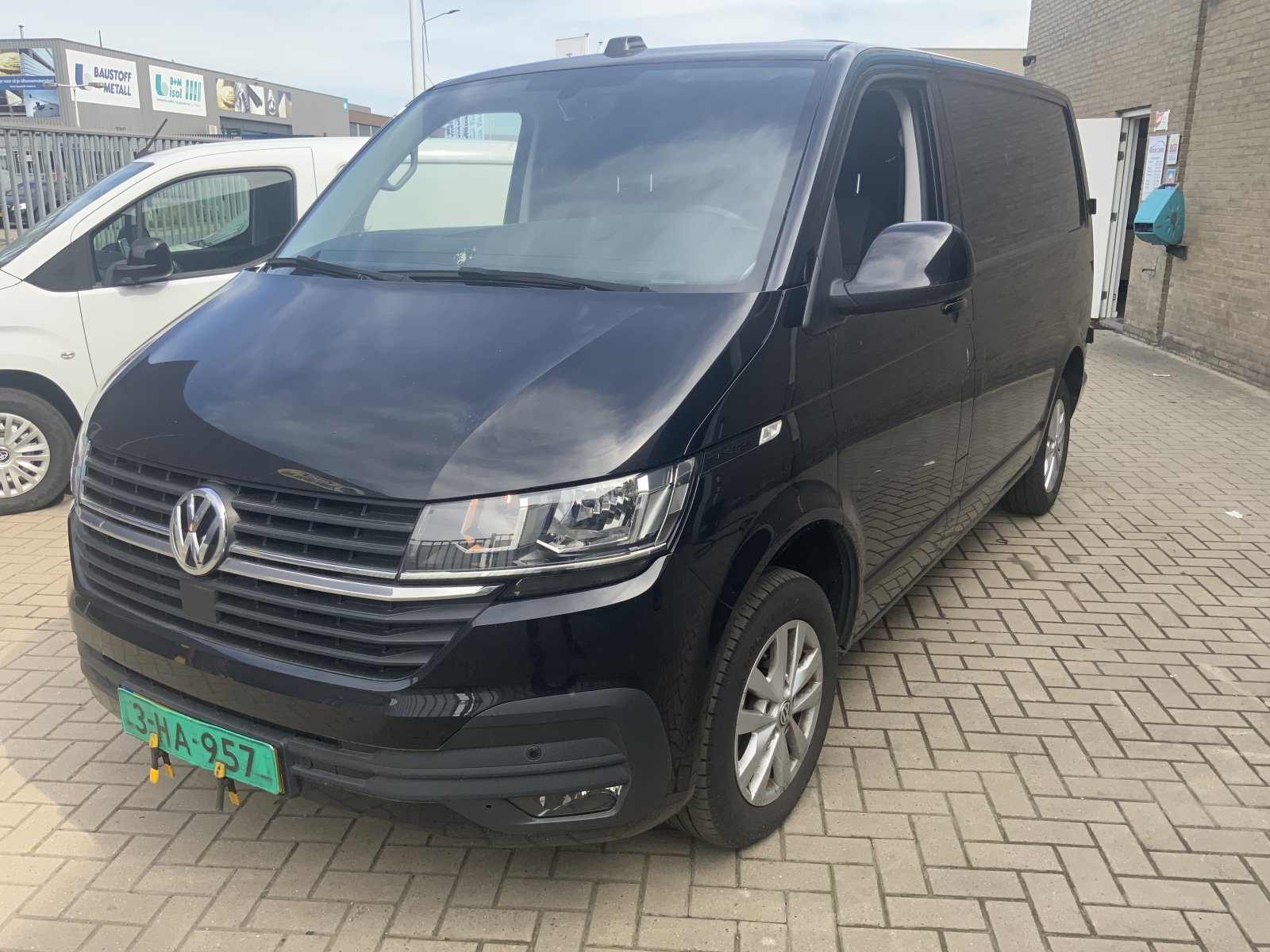 Volkswagen Transporter 2.0 TDI 150PK Euro 6 L1H1 28 2021 - voorkant