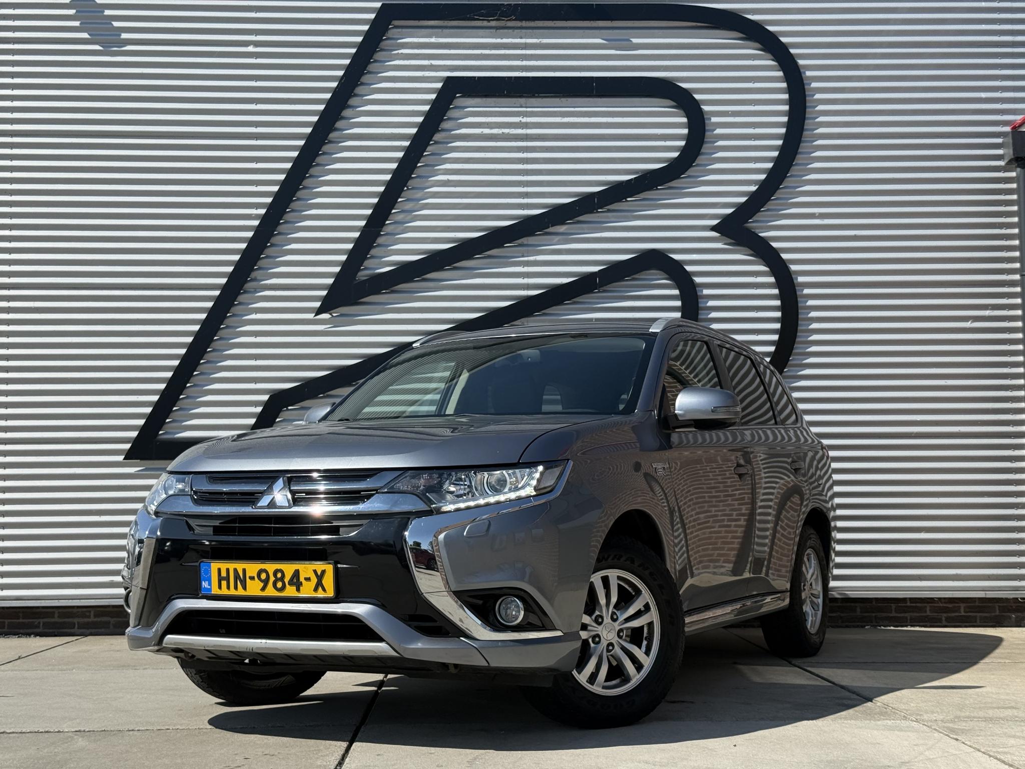 Mitsubishi Mitsubishi Outlander 2.0 PHEV Business Edition 2015 - voorkant