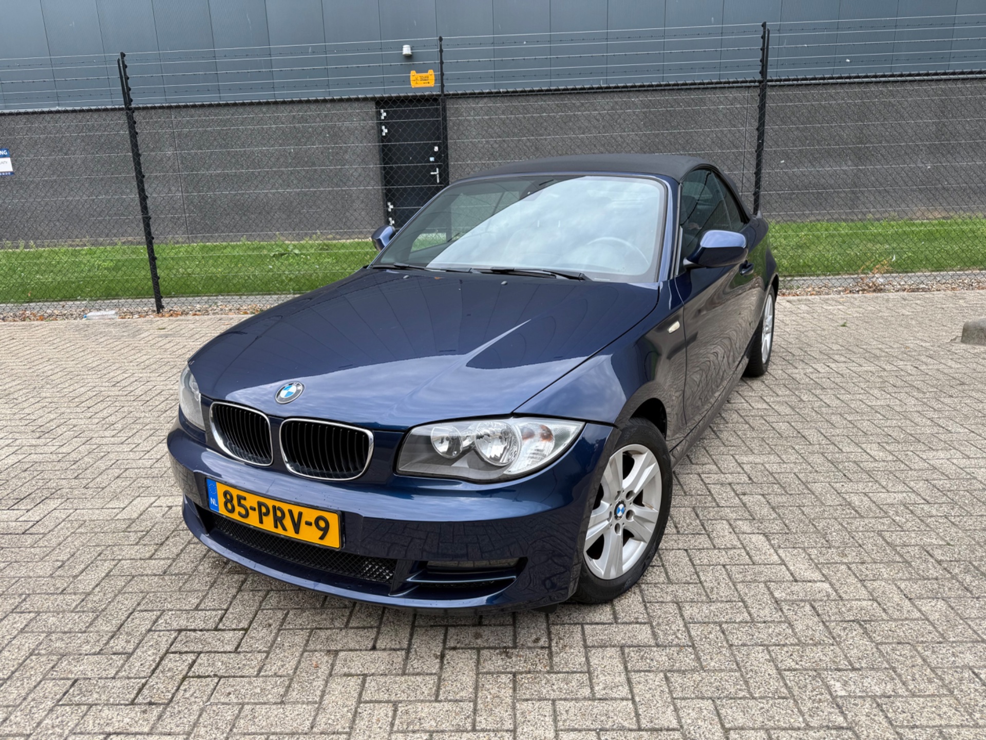 BMW 1er Reihe 118i Executive *AIRCO-ORIGINEEL NL* 2011 - voorkant