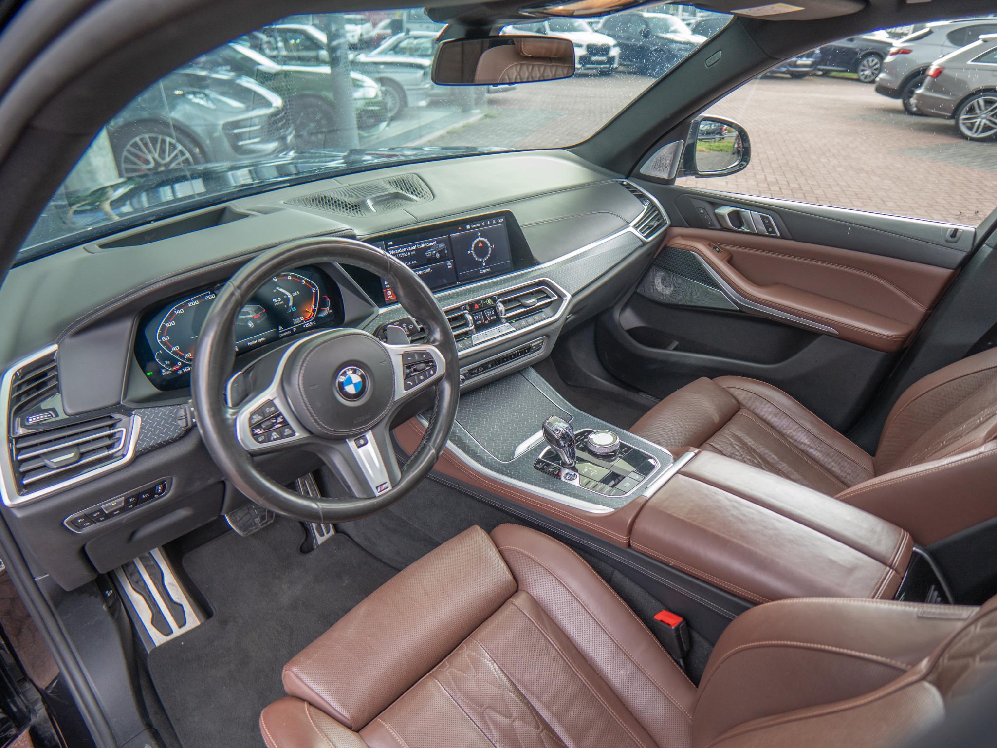 Foto van BMW X5 M50d