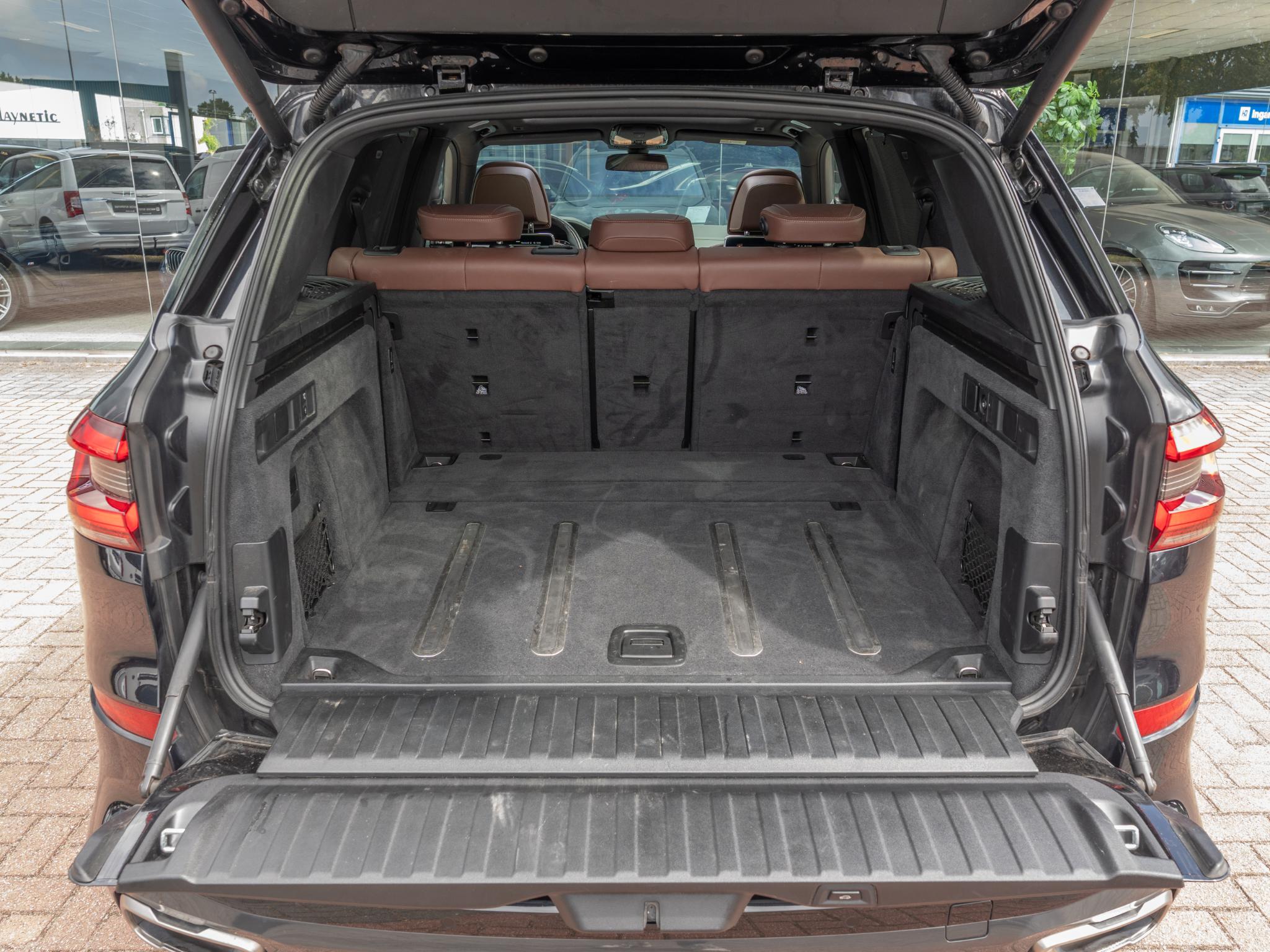 Foto van BMW X5 M50d