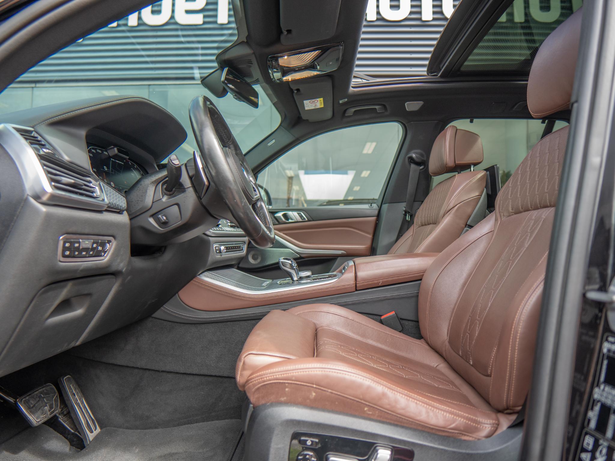 Foto van BMW X5 M50d