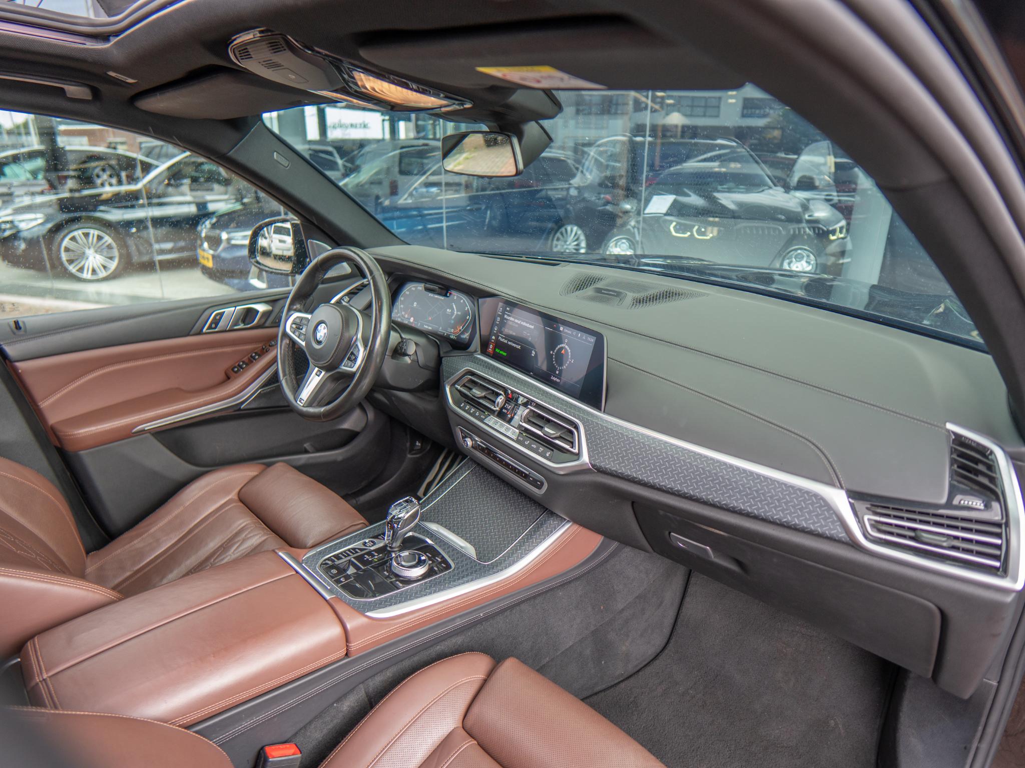 Foto van BMW X5 M50d