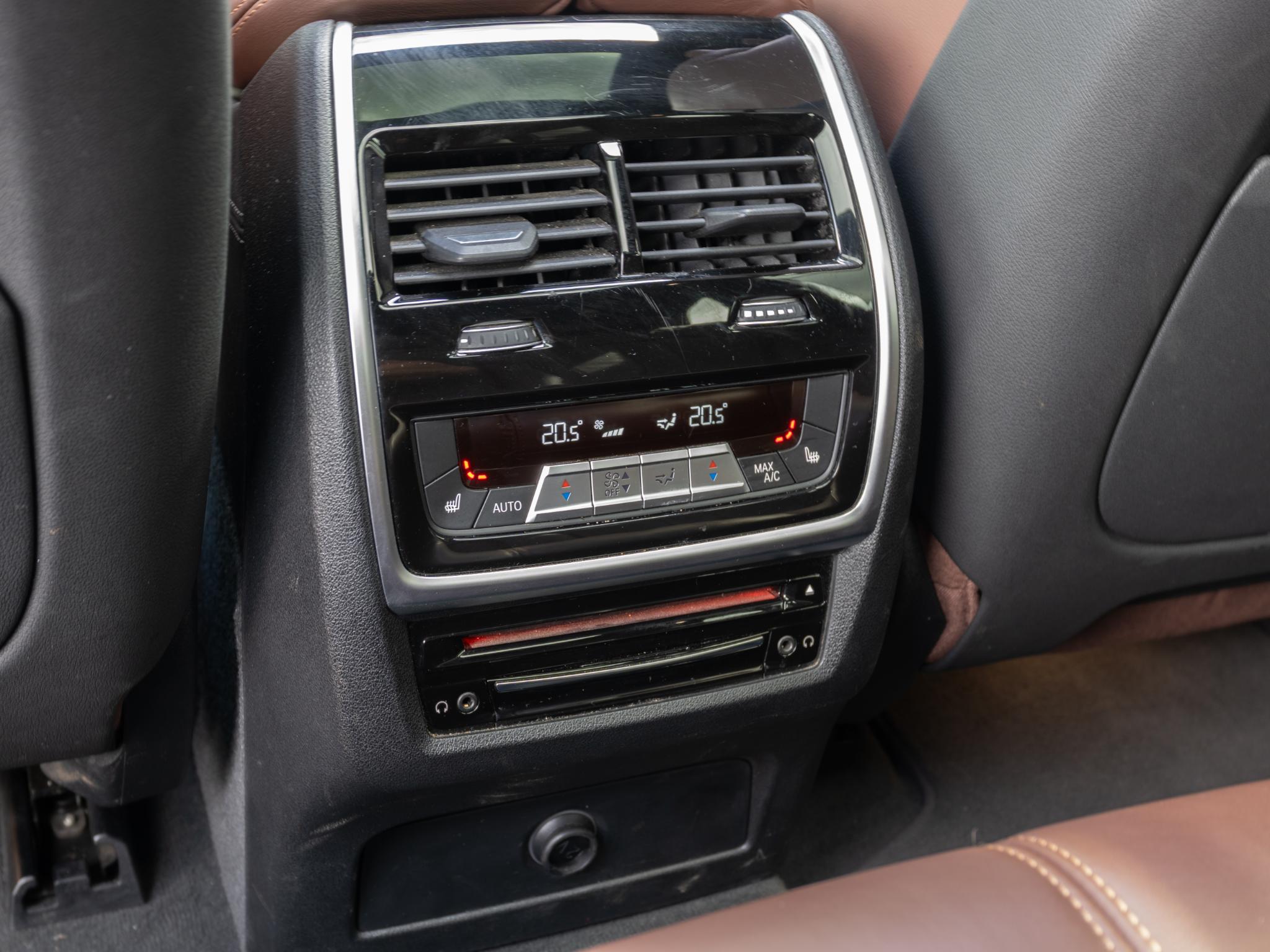Foto van BMW X5 M50d