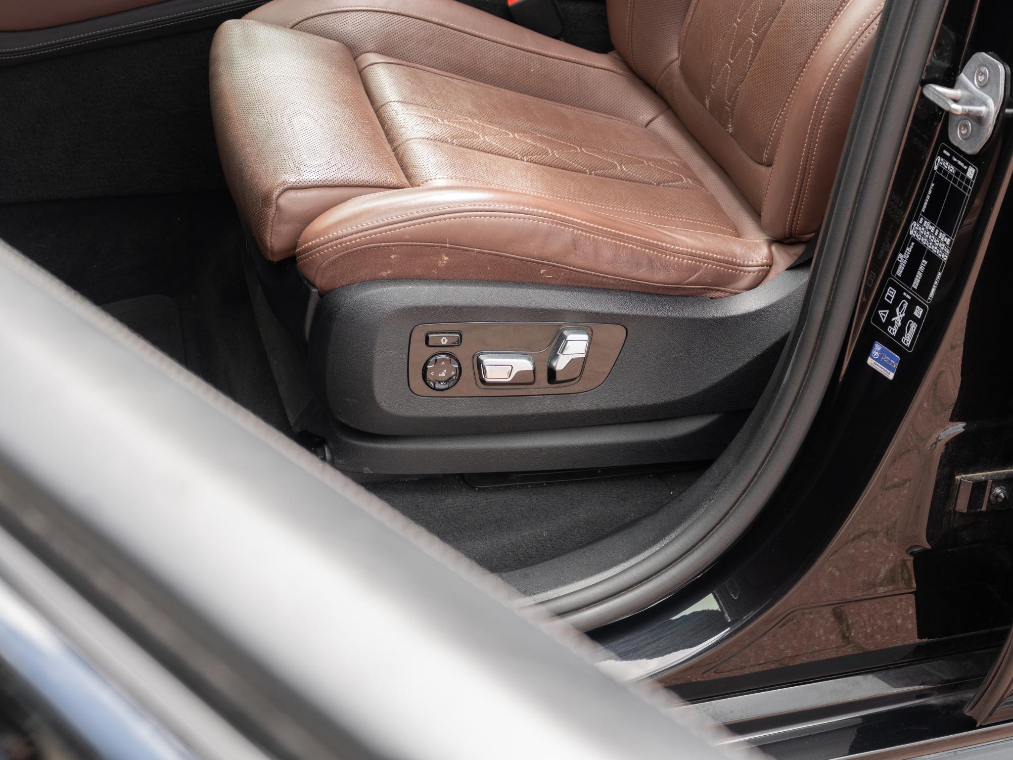 Foto van BMW X5 M50d