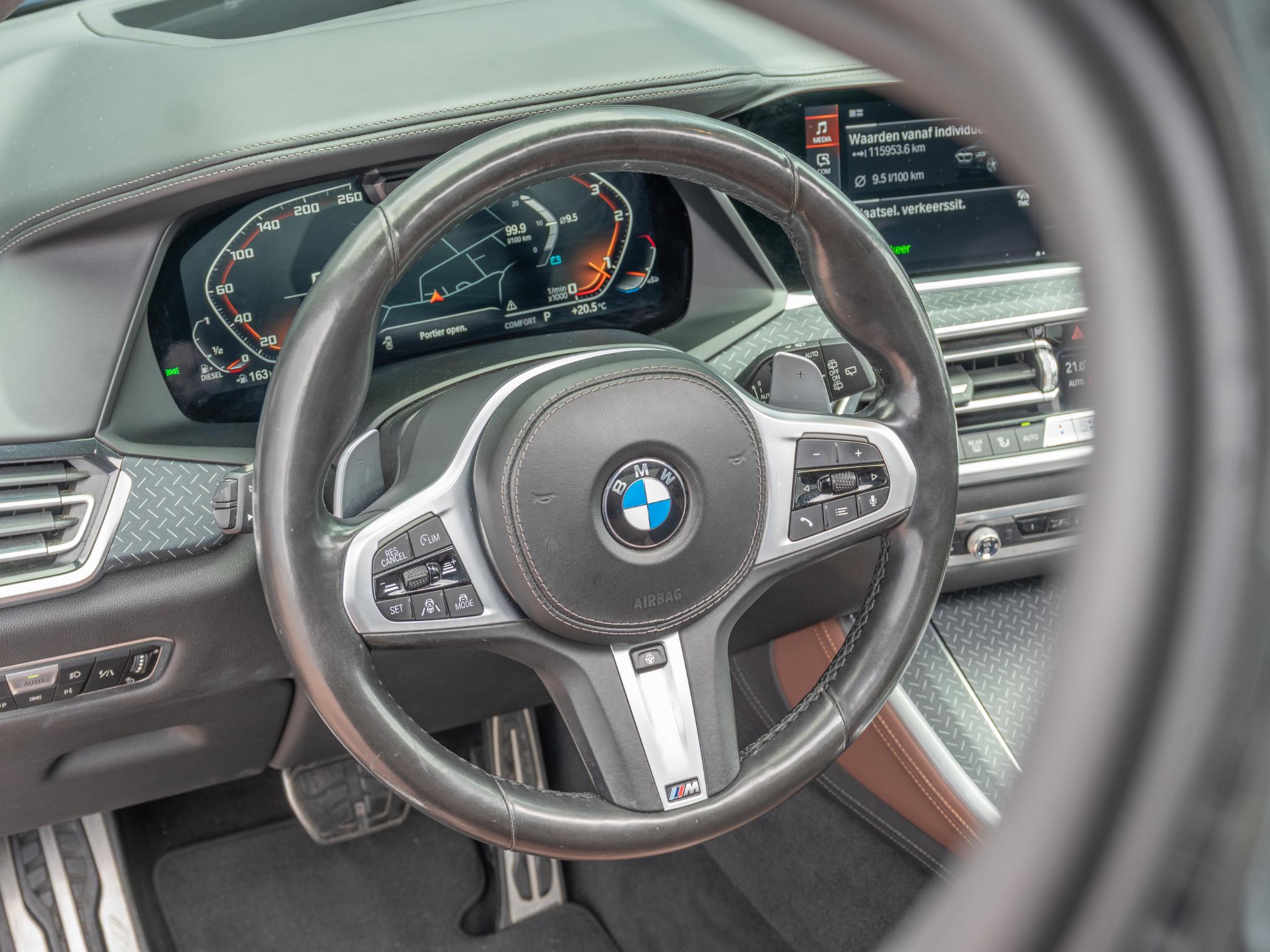 Foto van BMW X5 M50d