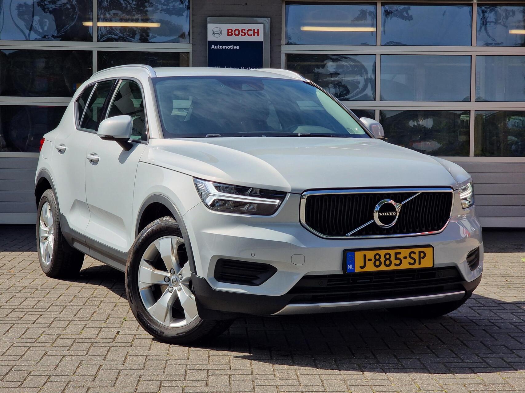 Volvo XC40 2.0 T4 Momentum Pro|ACC|Carplay|Harman Kardon|Camera|Trekhaak|191PK| 2020 - voorkant