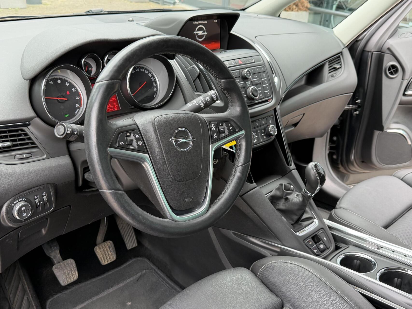 Foto van Opel Zafira Tourer