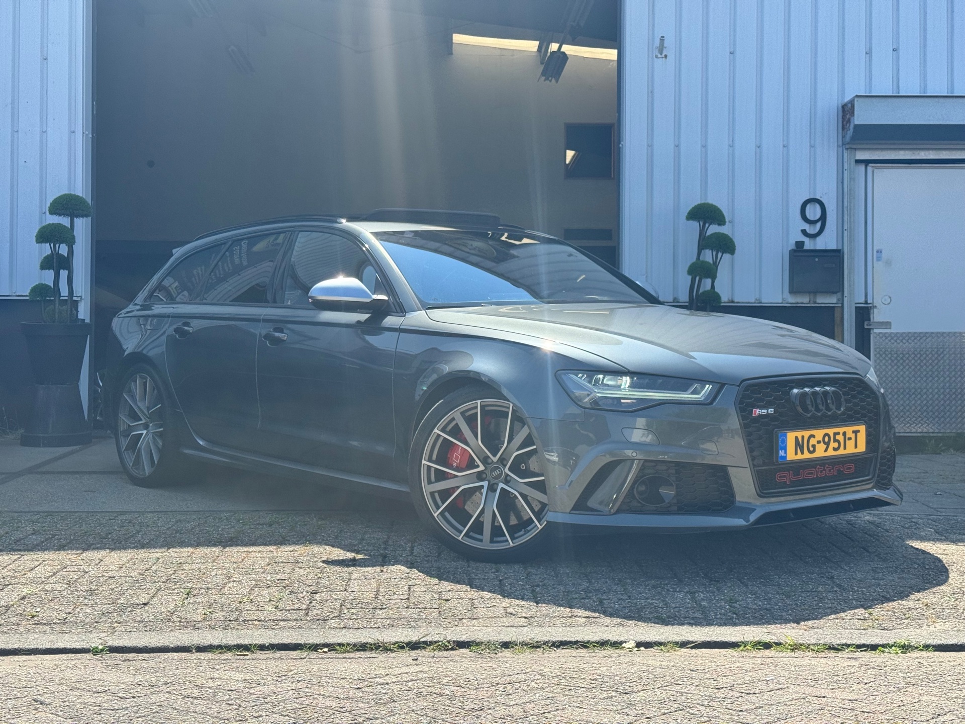 Foto van Audi RS 6 Avant Performance
