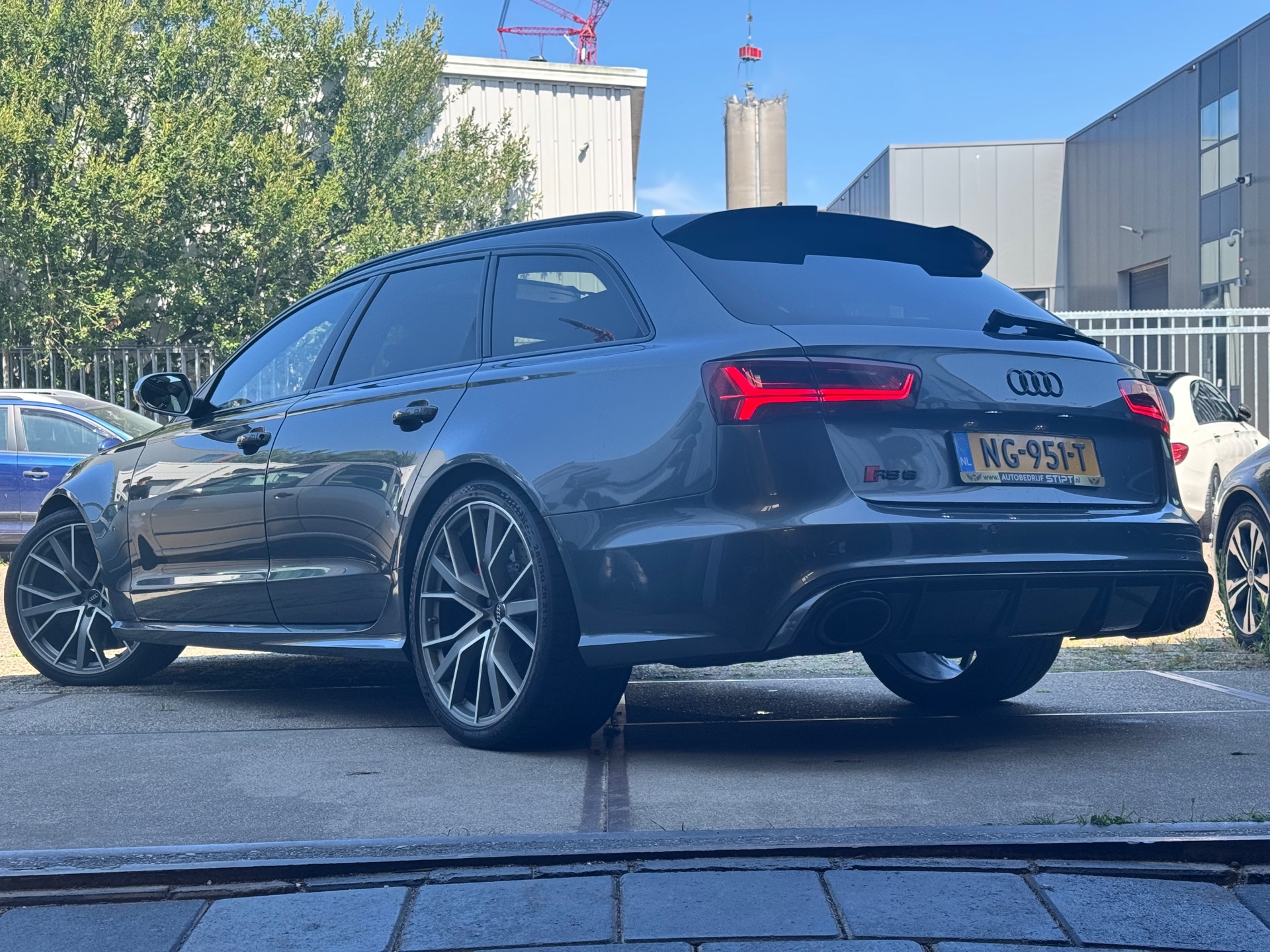 Foto van Audi RS 6 Avant Performance