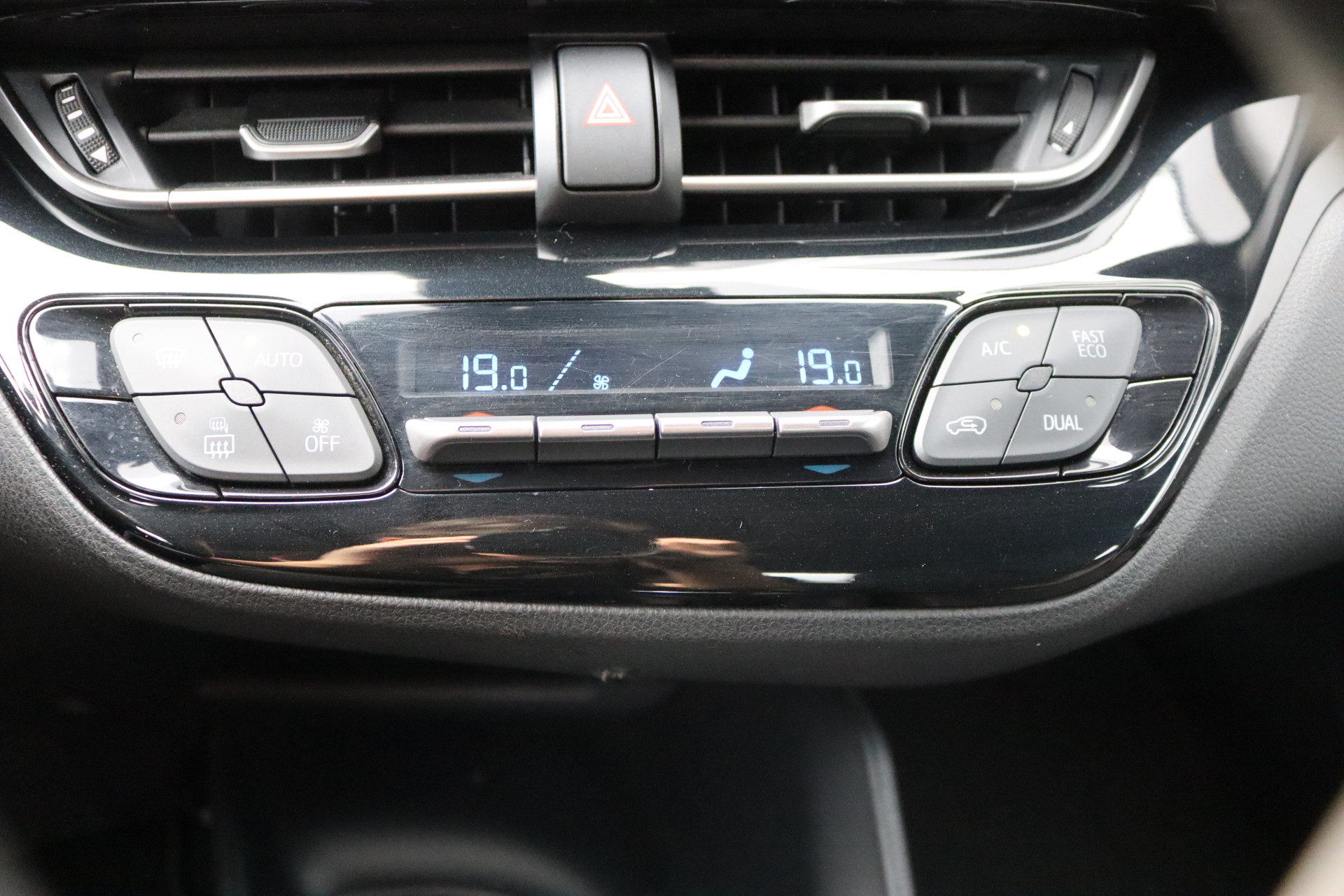 Foto van Toyota Toyota C-hr