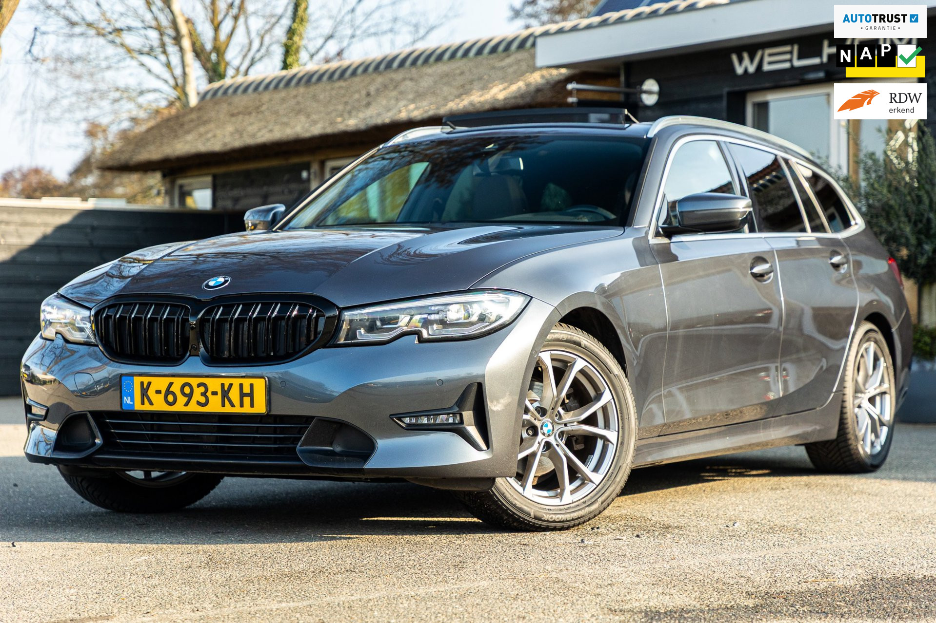 BMW 318i 318i High Executive Edition I NAP I Panoramadak I 1e Eigenaar I Zeer netjes I BTW 2021 - voorkant
