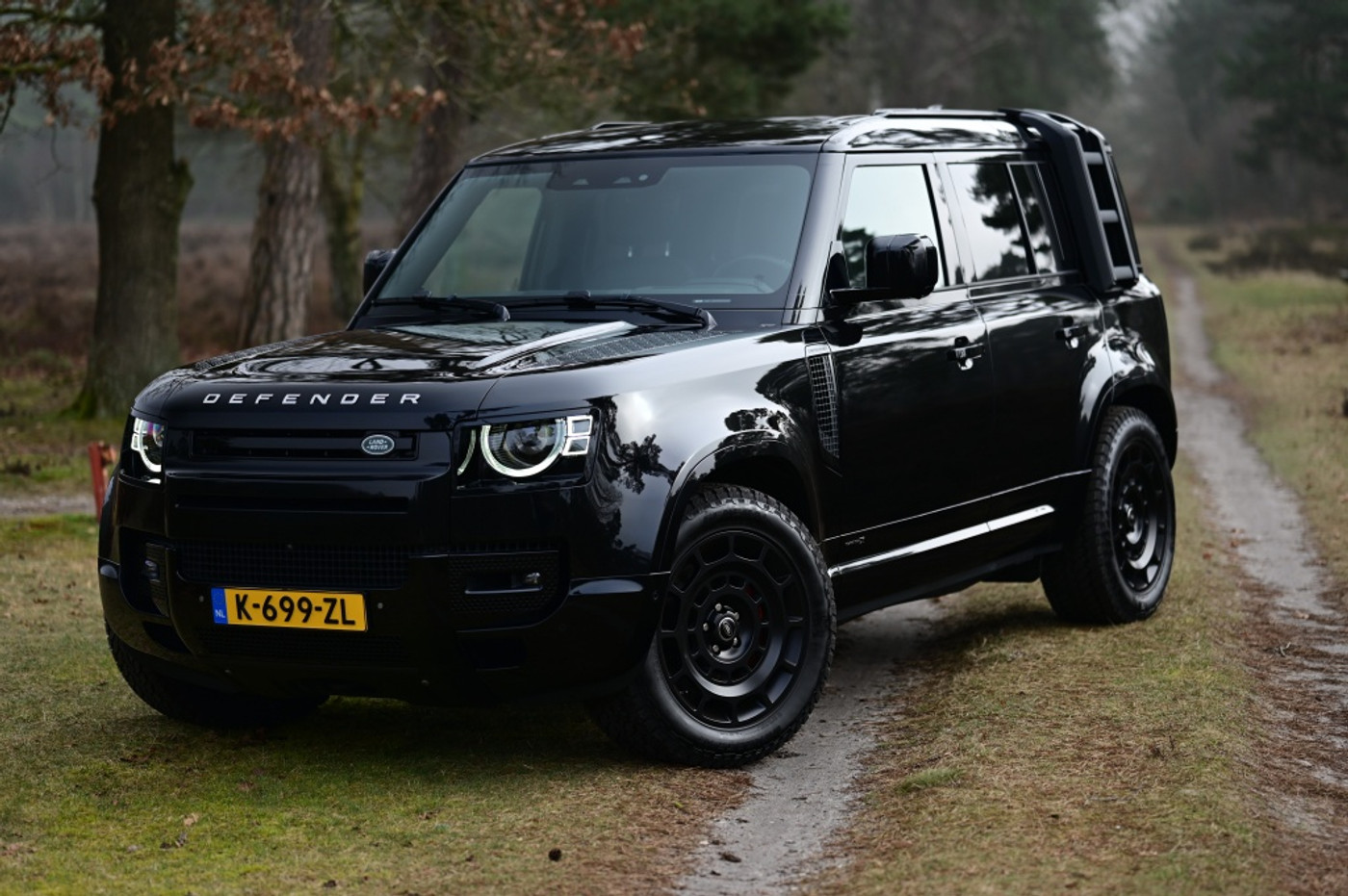 Land Rover Defender 3.0 P400 110 X BTW! Approved,Standkachel 2021 - voorkant
