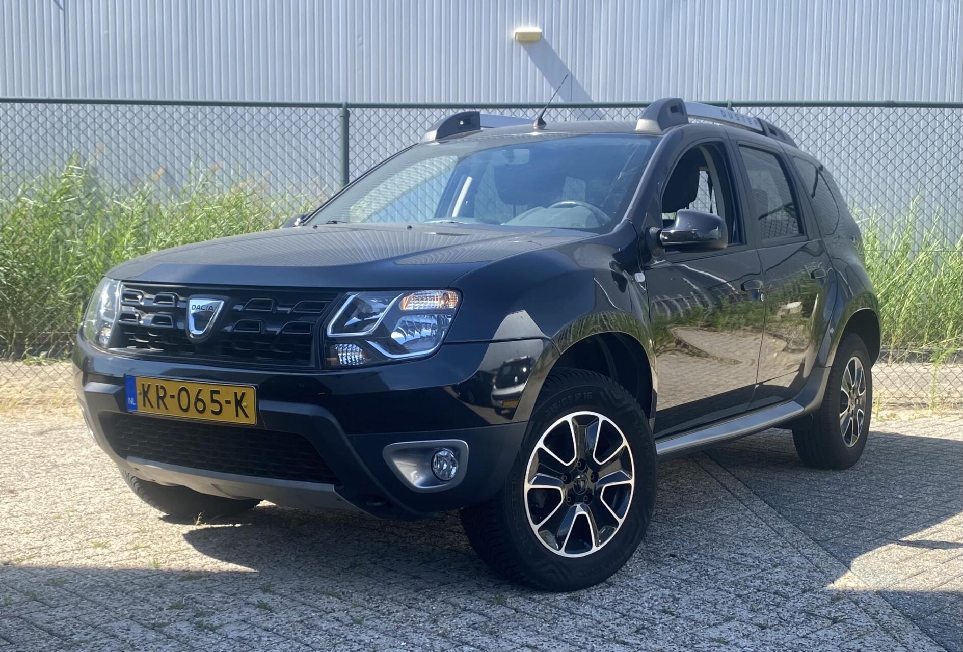 Dacia Duster 1.2 TCe 4x2 Blackshadow 2016 - voorkant
